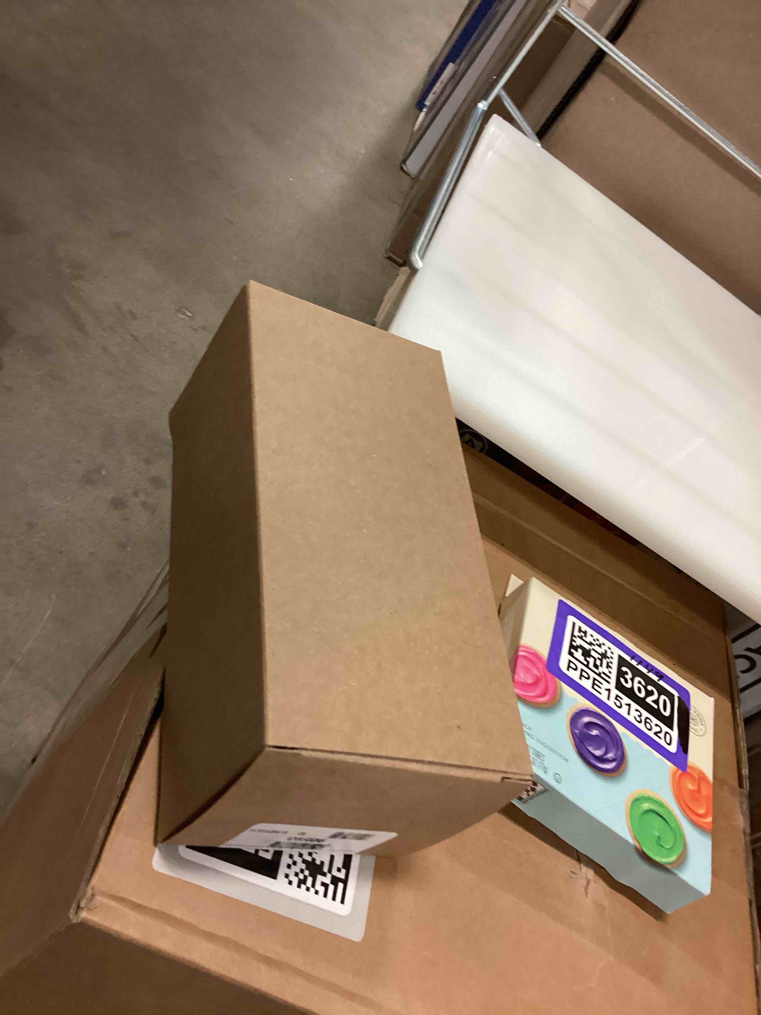 https://s3.amazonaws.com/lotting-images-prod/bidfta/PPE1513619_1748272046014.jpeg
