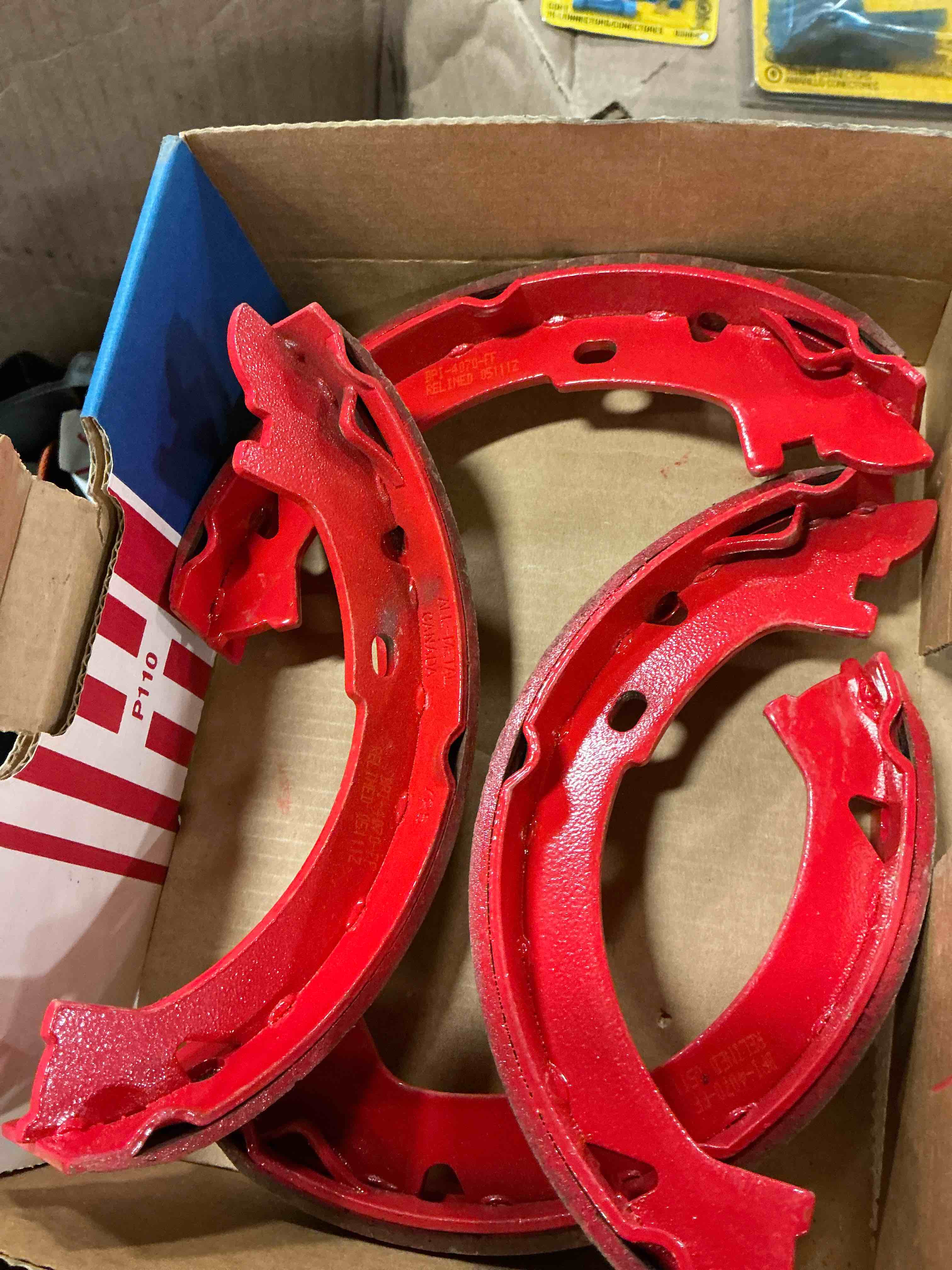 Raubesta® The best in brakes G PLUS REMIUM RELINED RUM BRAKE SHOES ABOTS REUSINES DE JALITE SUPERIEURE ZAPATAS DE FRENOS RENOVADAS D E ALTA CALIDAD 725PB OLD# 725PG color red