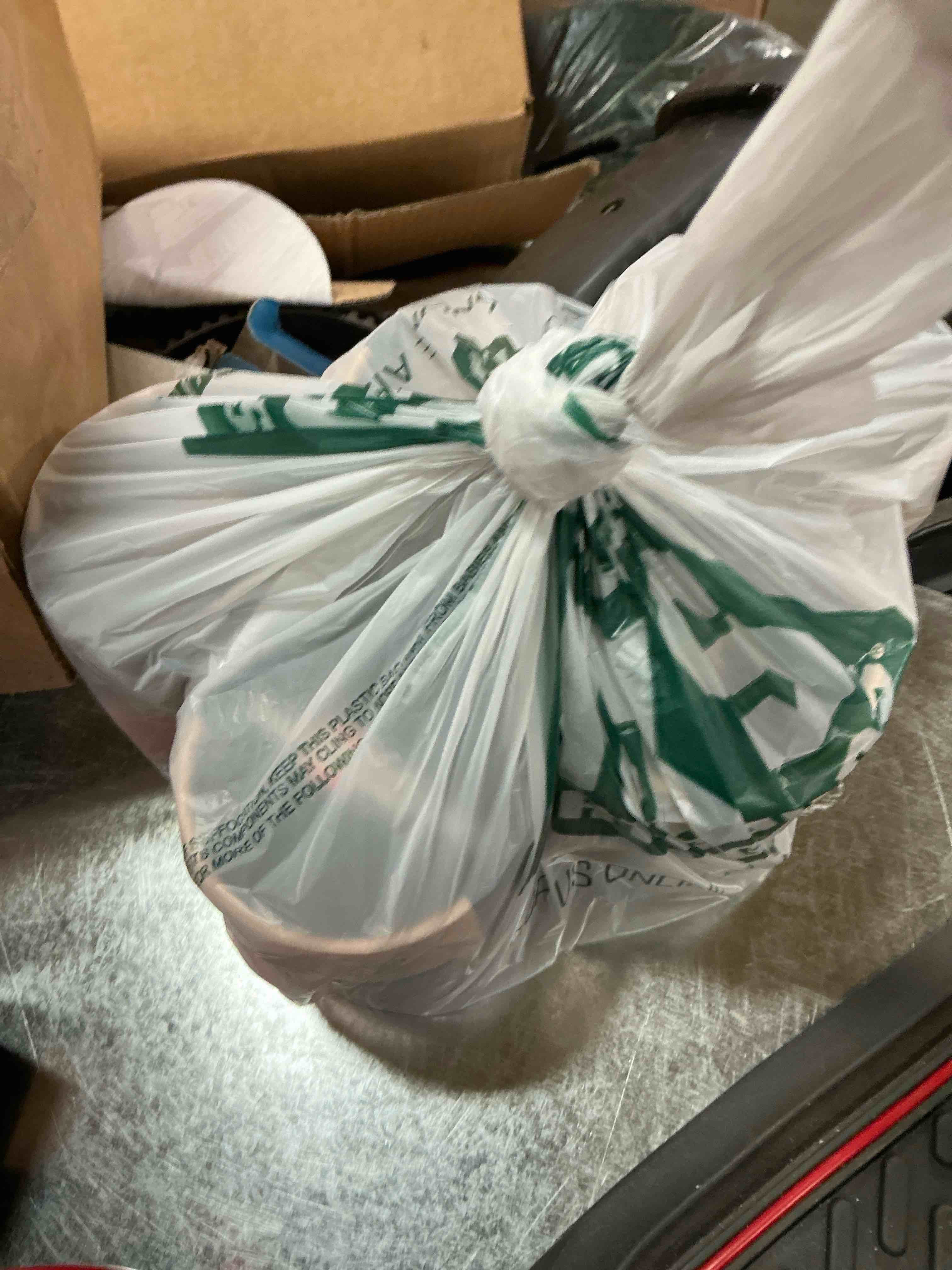 https://s3.amazonaws.com/lotting-images-prod/bidfta/PPE1515688_1752847400101.jpeg