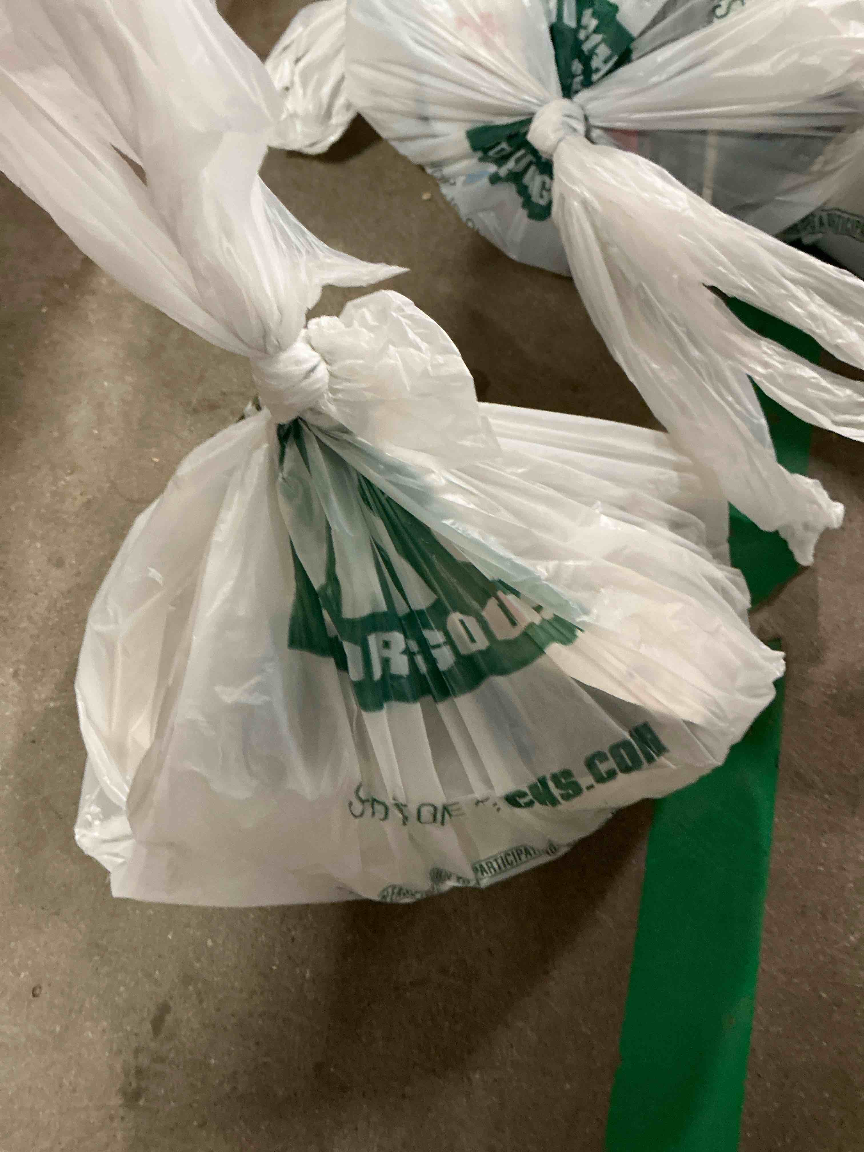 https://s3.amazonaws.com/lotting-images-prod/bidfta/PPE1515779_1753110035966.jpeg