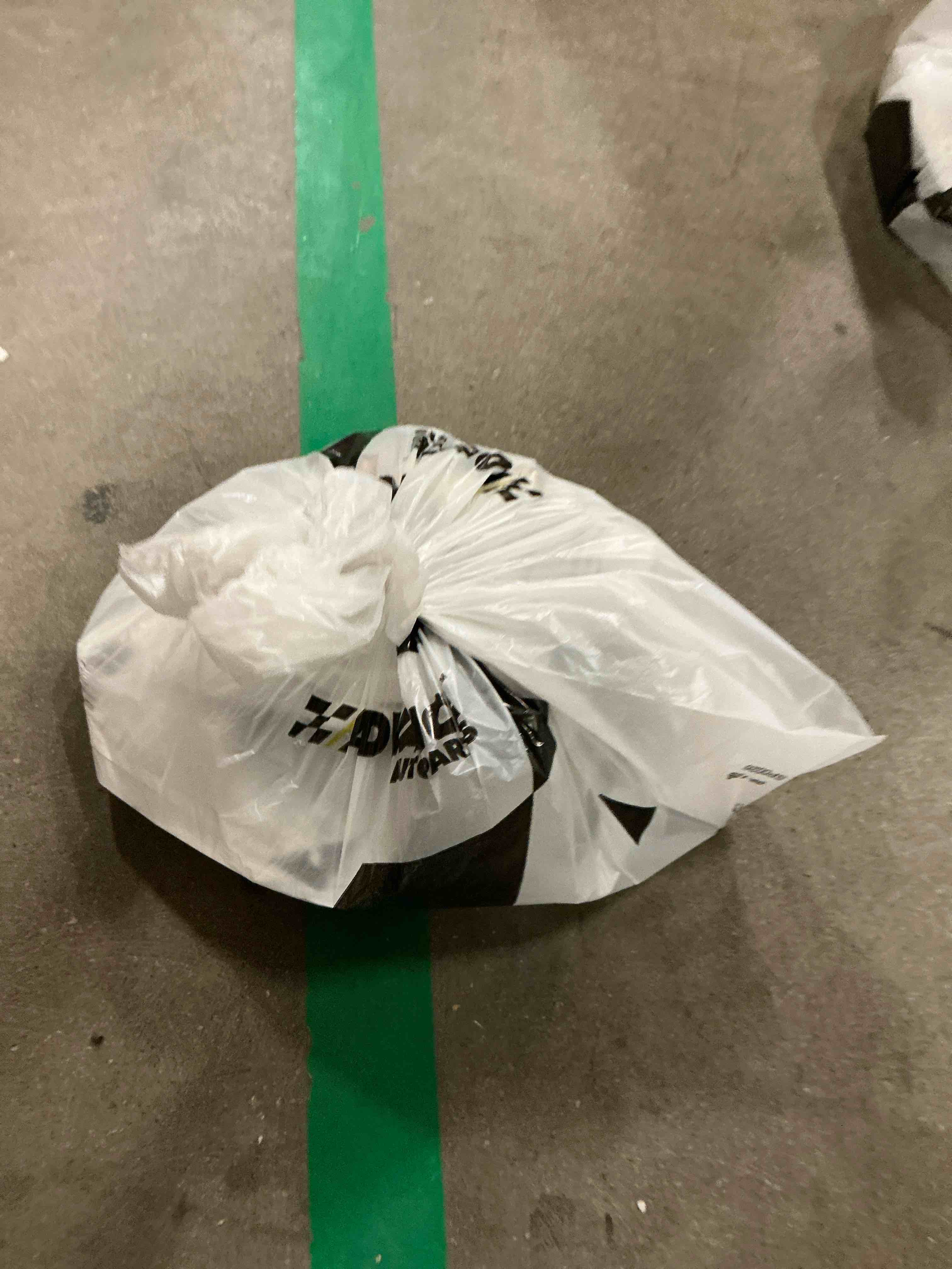 https://s3.amazonaws.com/lotting-images-prod/bidfta/PPE1515860_1753275970056.jpeg