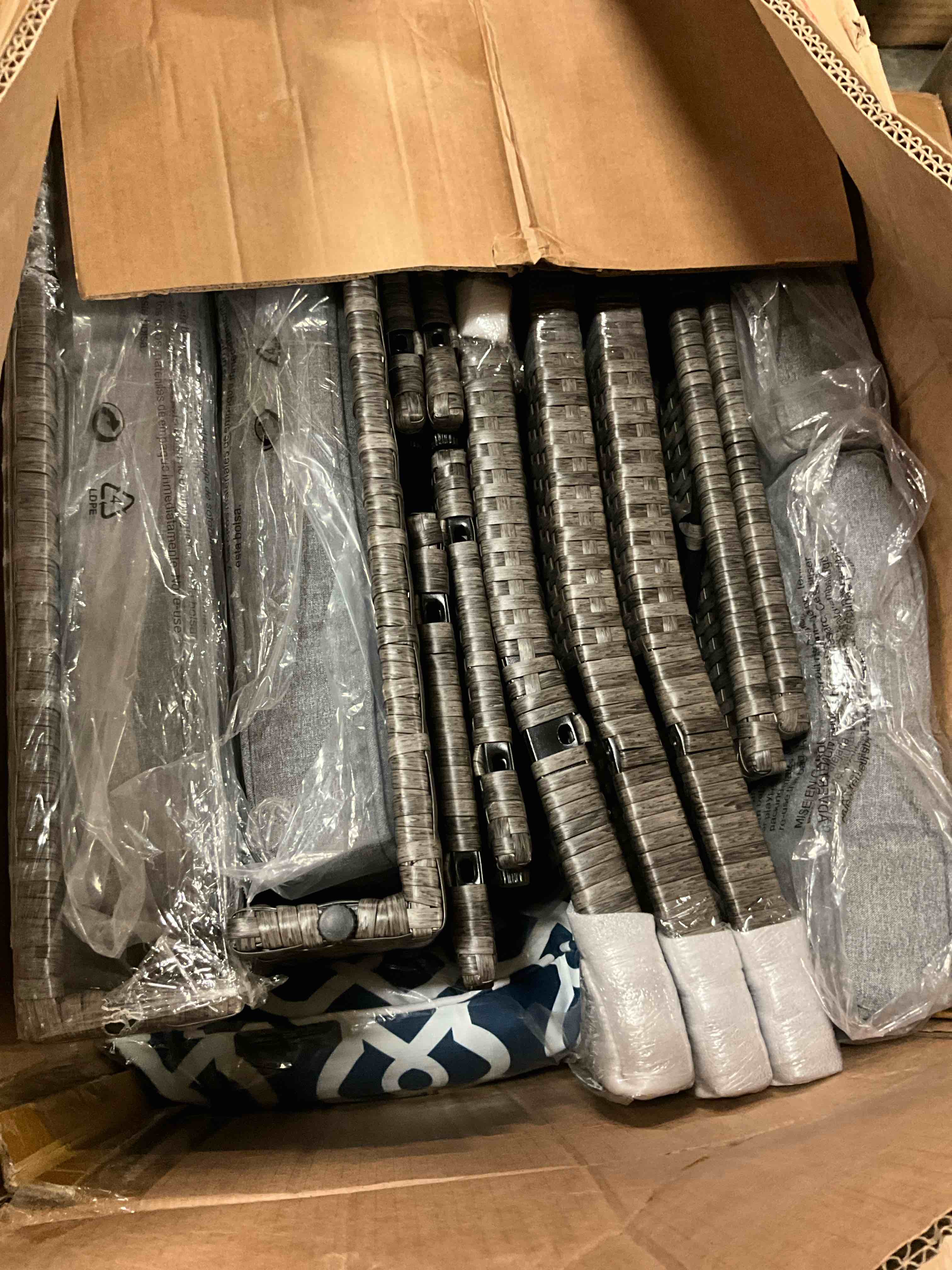 https://s3.amazonaws.com/lotting-images-prod/bidfta/PPE1519388_1745248009985.jpeg