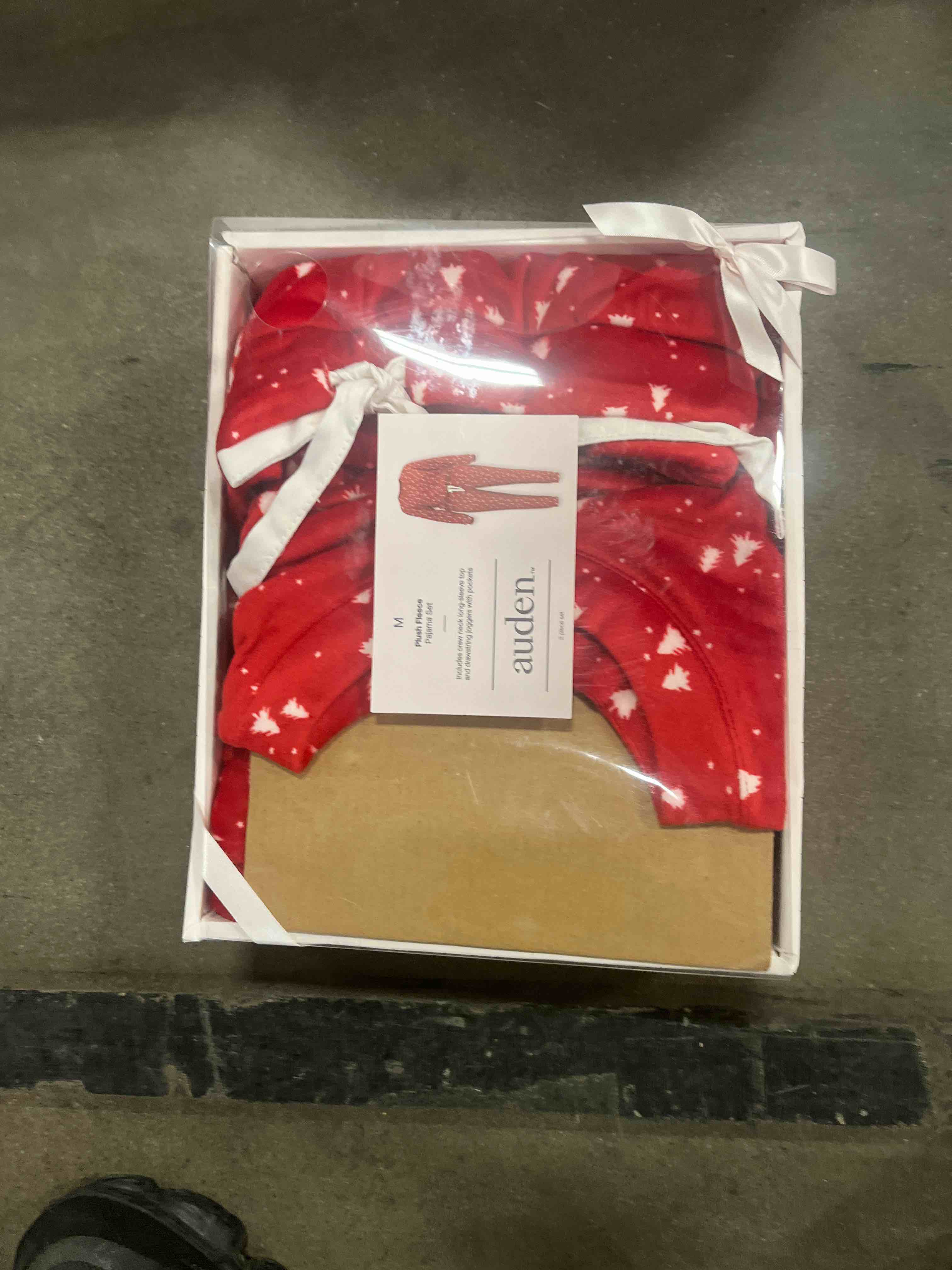 https://s3.amazonaws.com/lotting-images-prod/bidfta/PPE1519432_1746559193212.jpeg