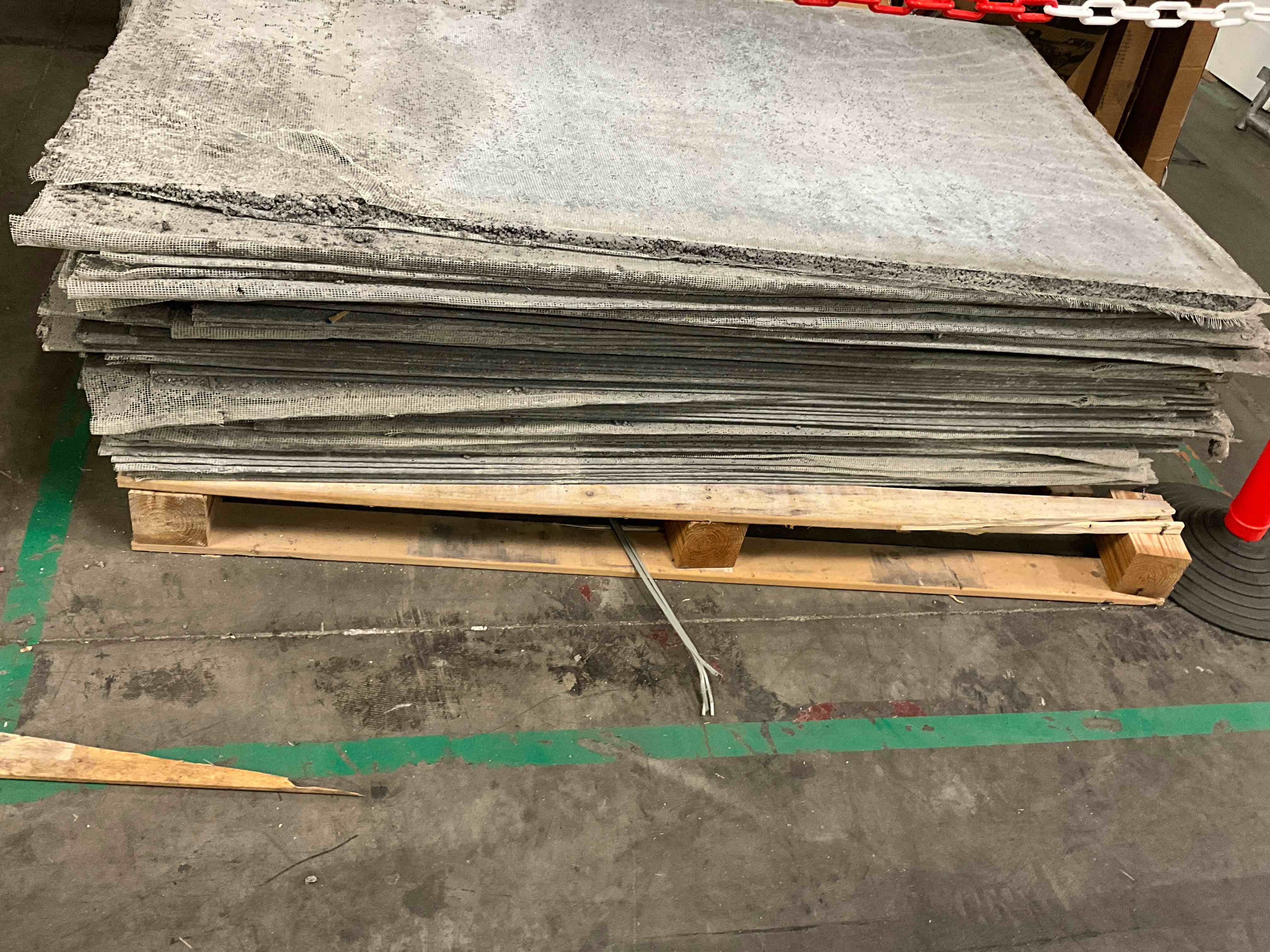 https://s3.amazonaws.com/lotting-images-prod/bidfta/PPE1519763_1750864243257.jpeg