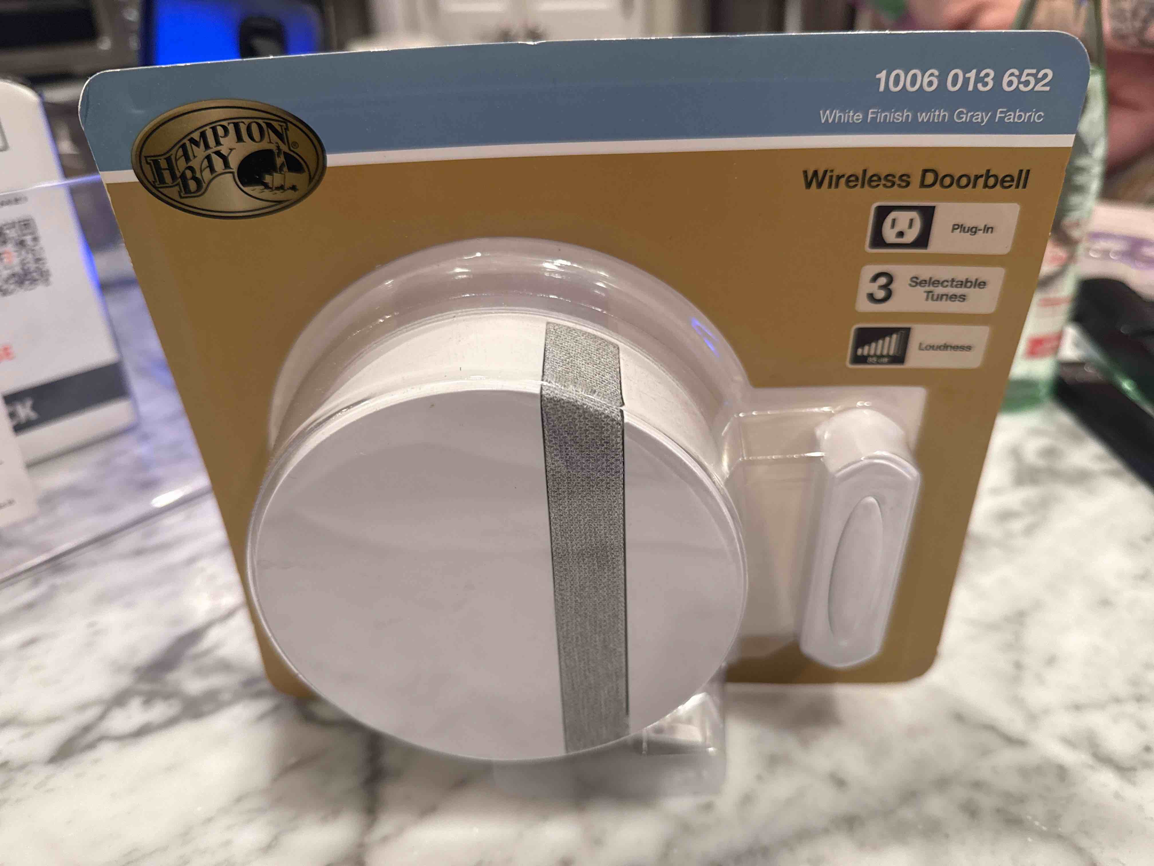 Hampton Bay Wireless Round Plug-in Door Bell Kit