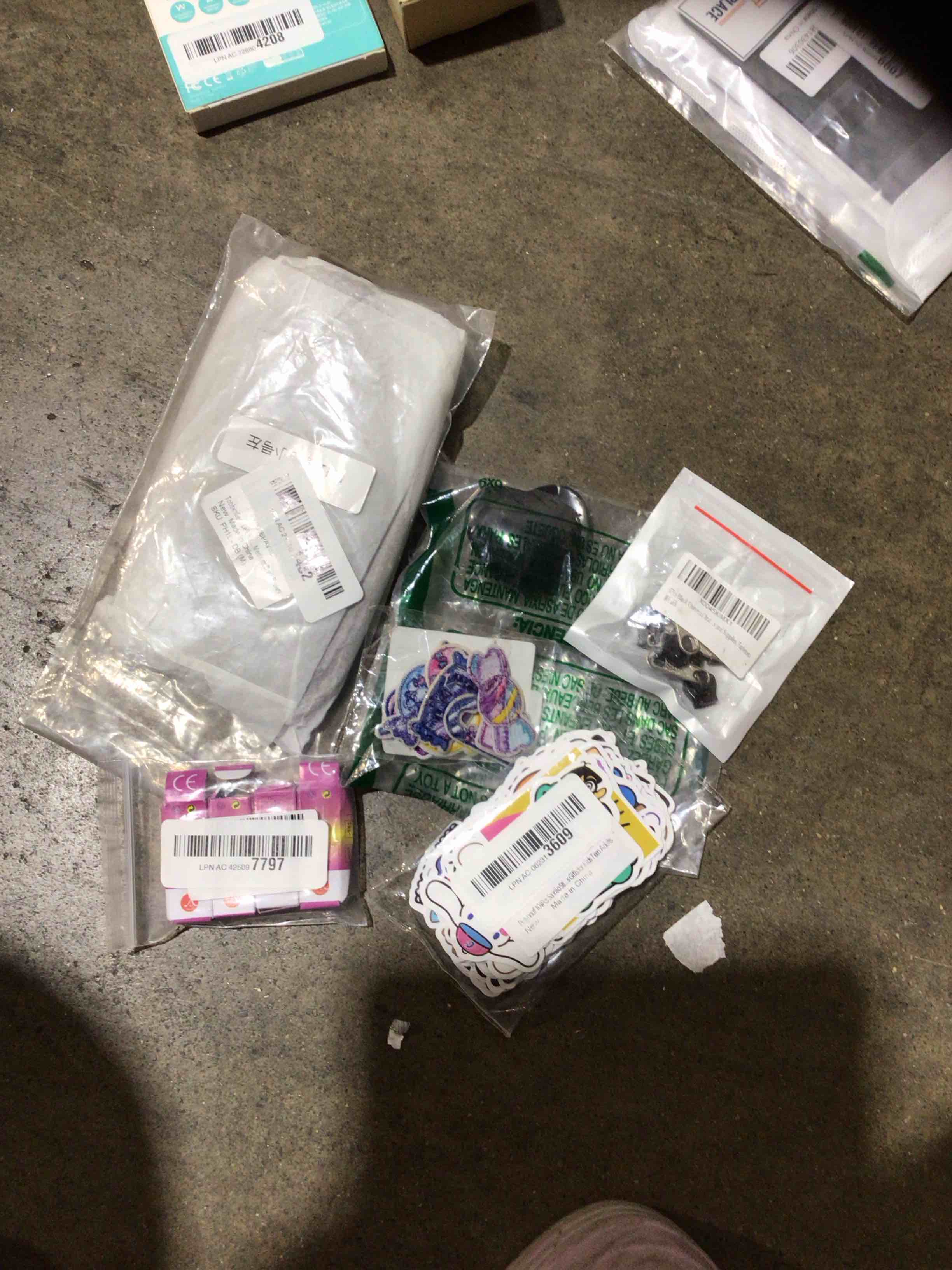 https://s3.amazonaws.com/lotting-images-prod/bidfta/PPE1526594_1752167797499.jpeg