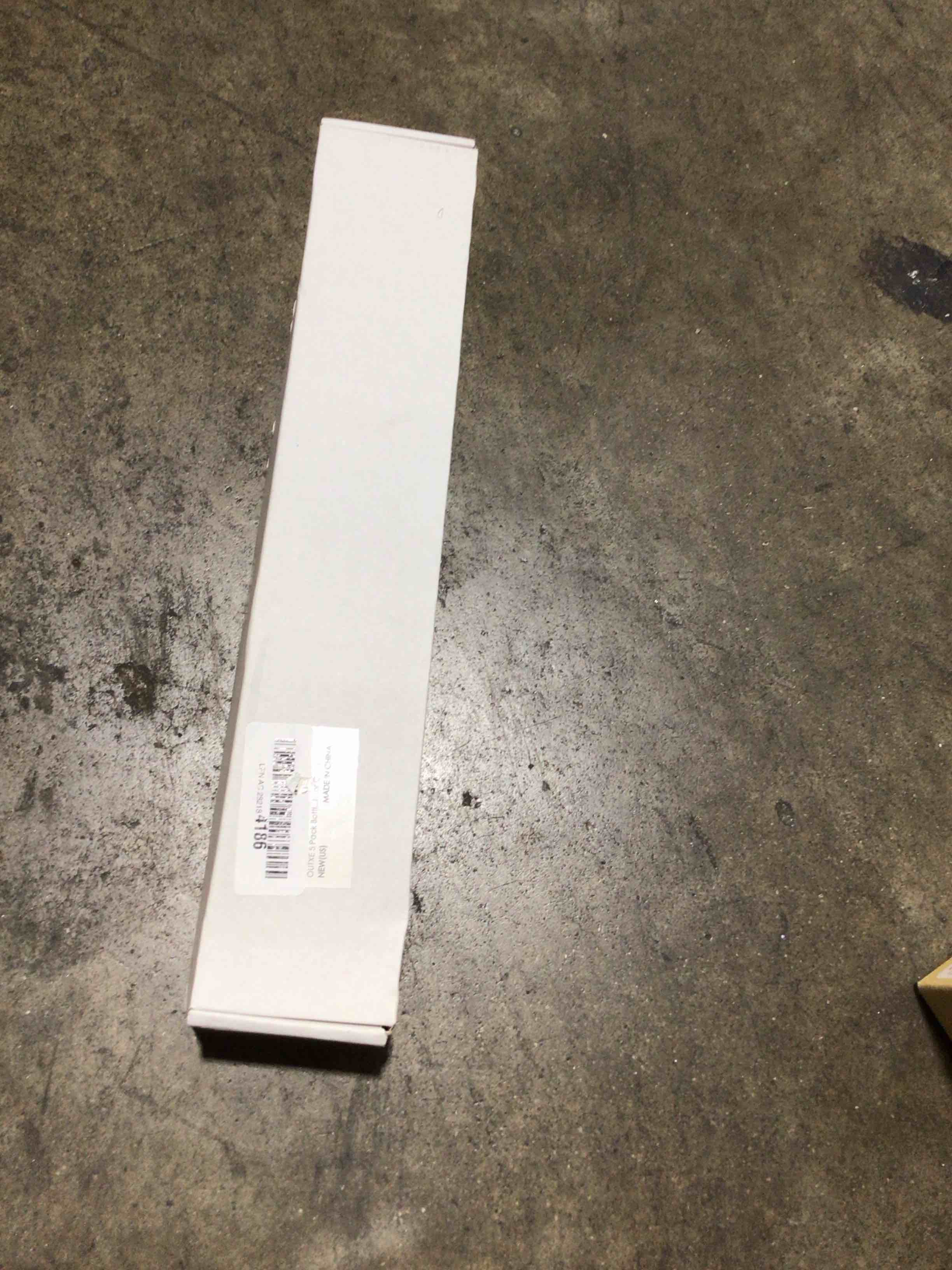 https://s3.amazonaws.com/lotting-images-prod/bidfta/PPE1526609_1752174313544.jpeg