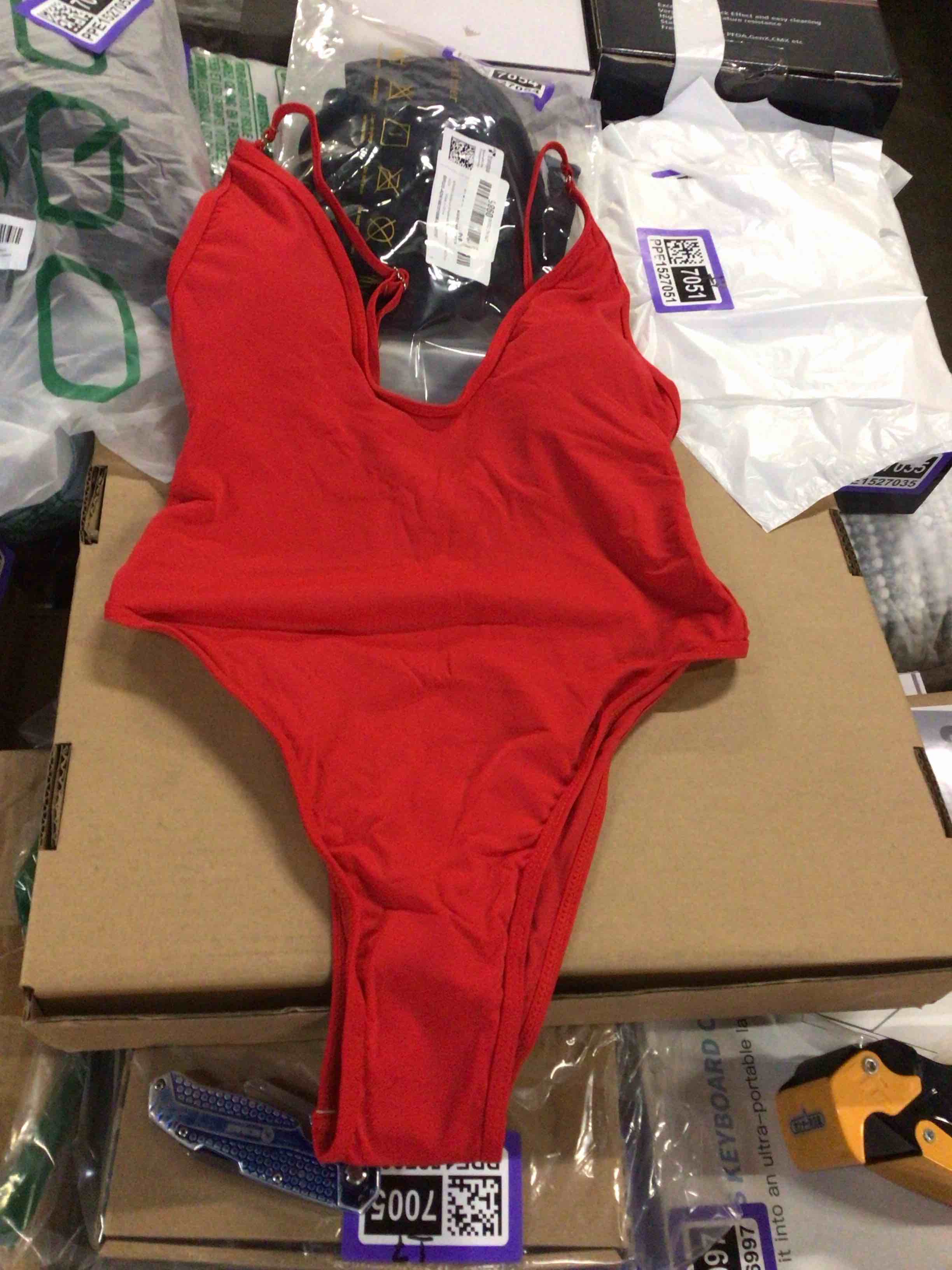 https://s3.amazonaws.com/lotting-images-prod/bidfta/PPE1527051_1752865299909.jpeg