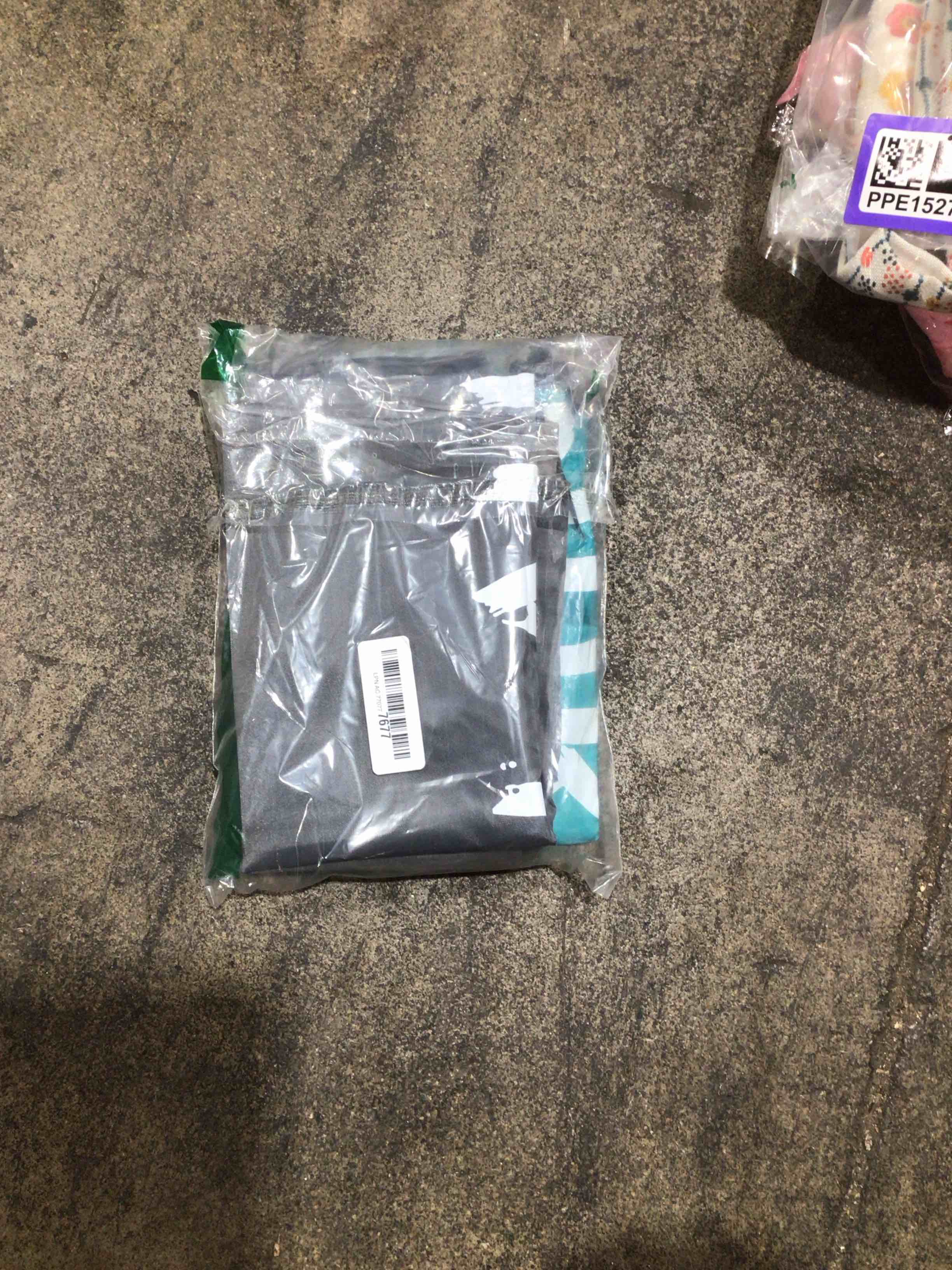 https://s3.amazonaws.com/lotting-images-prod/bidfta/PPE1527172_1753134375406.jpeg