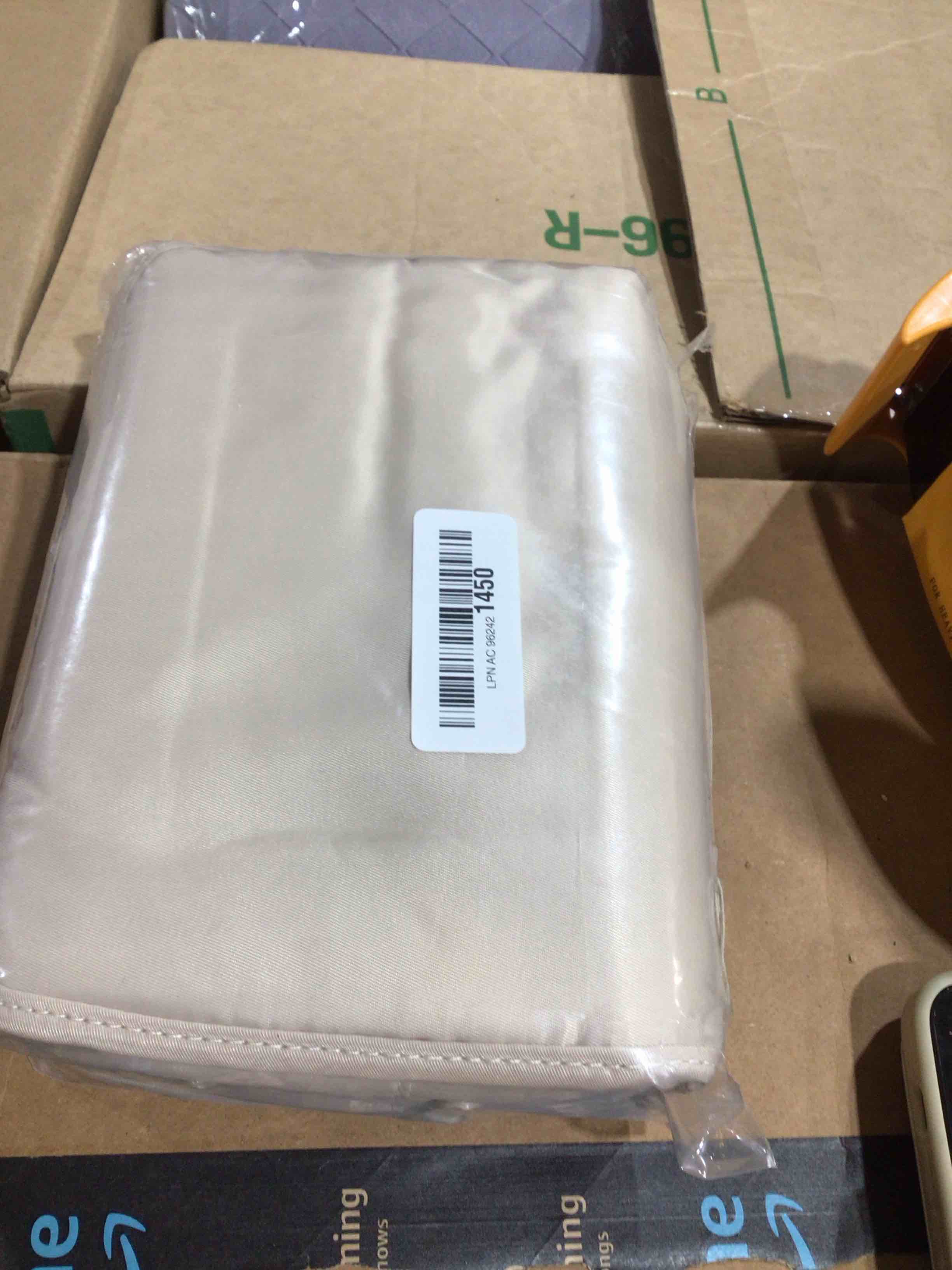 https://s3.amazonaws.com/lotting-images-prod/bidfta/PPE1527295_1753283391735.jpeg