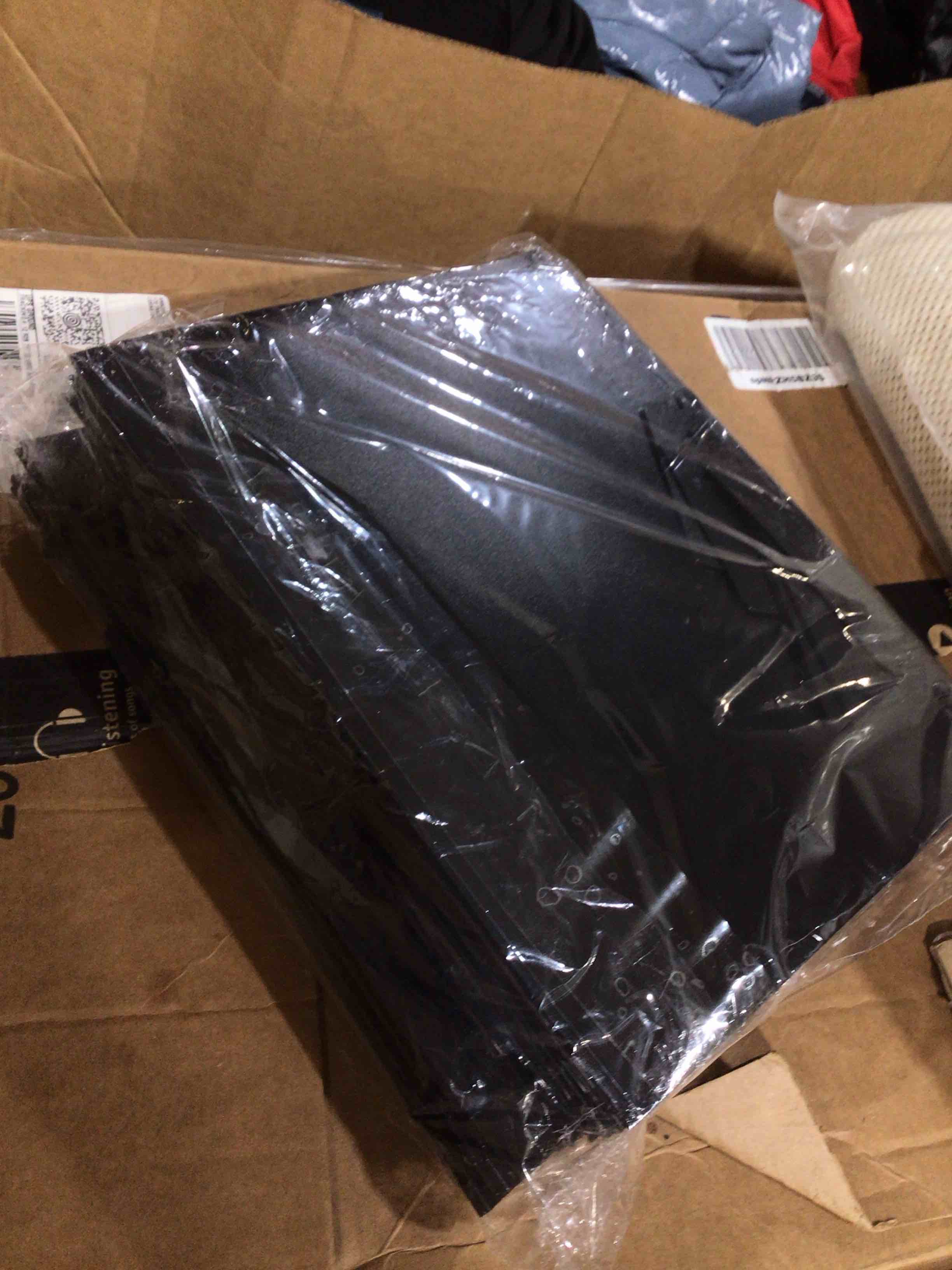 https://s3.amazonaws.com/lotting-images-prod/bidfta/PPE1527467_1753453979962.jpeg