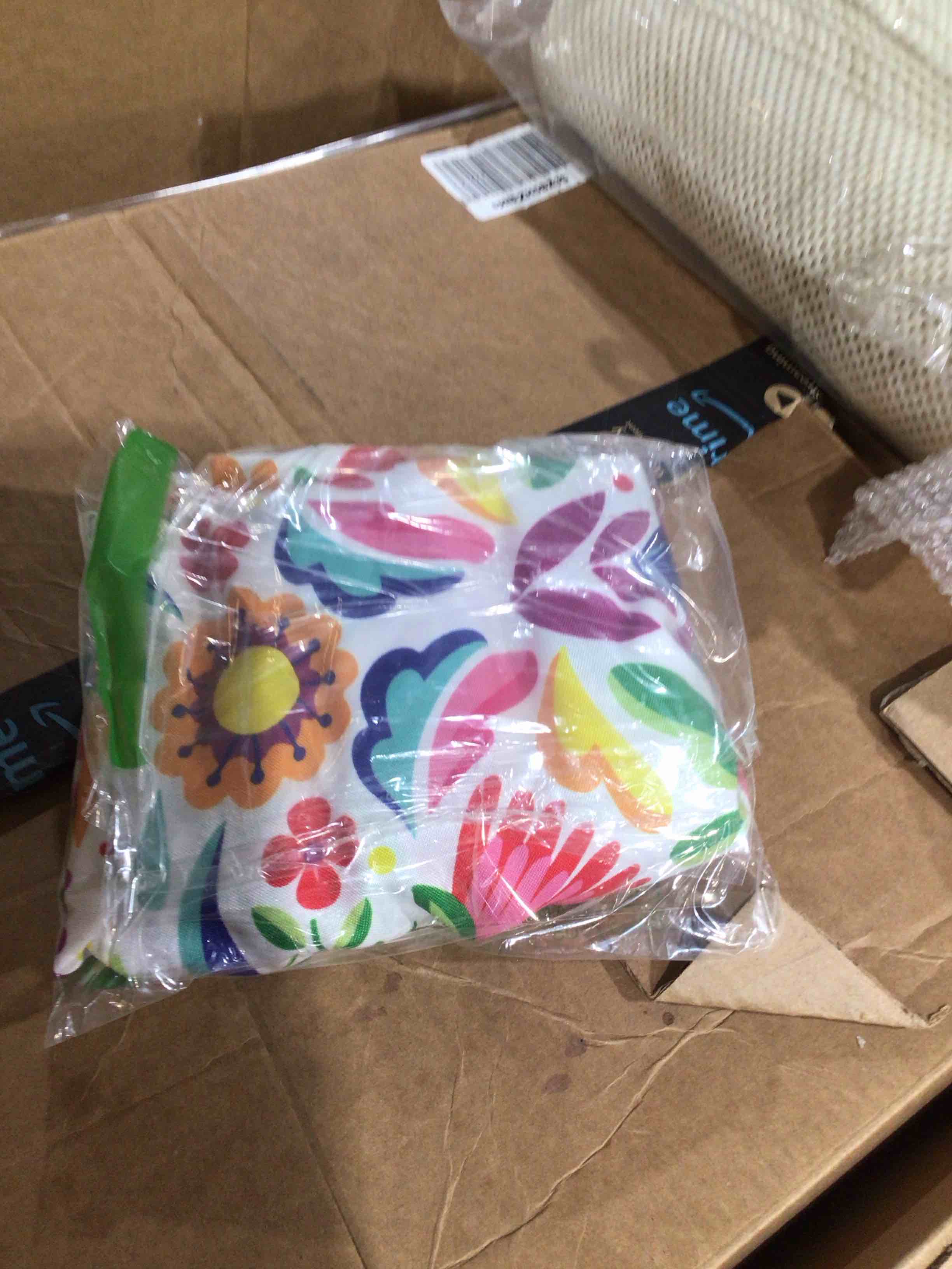 https://s3.amazonaws.com/lotting-images-prod/bidfta/PPE1527479_1753456502448.jpeg