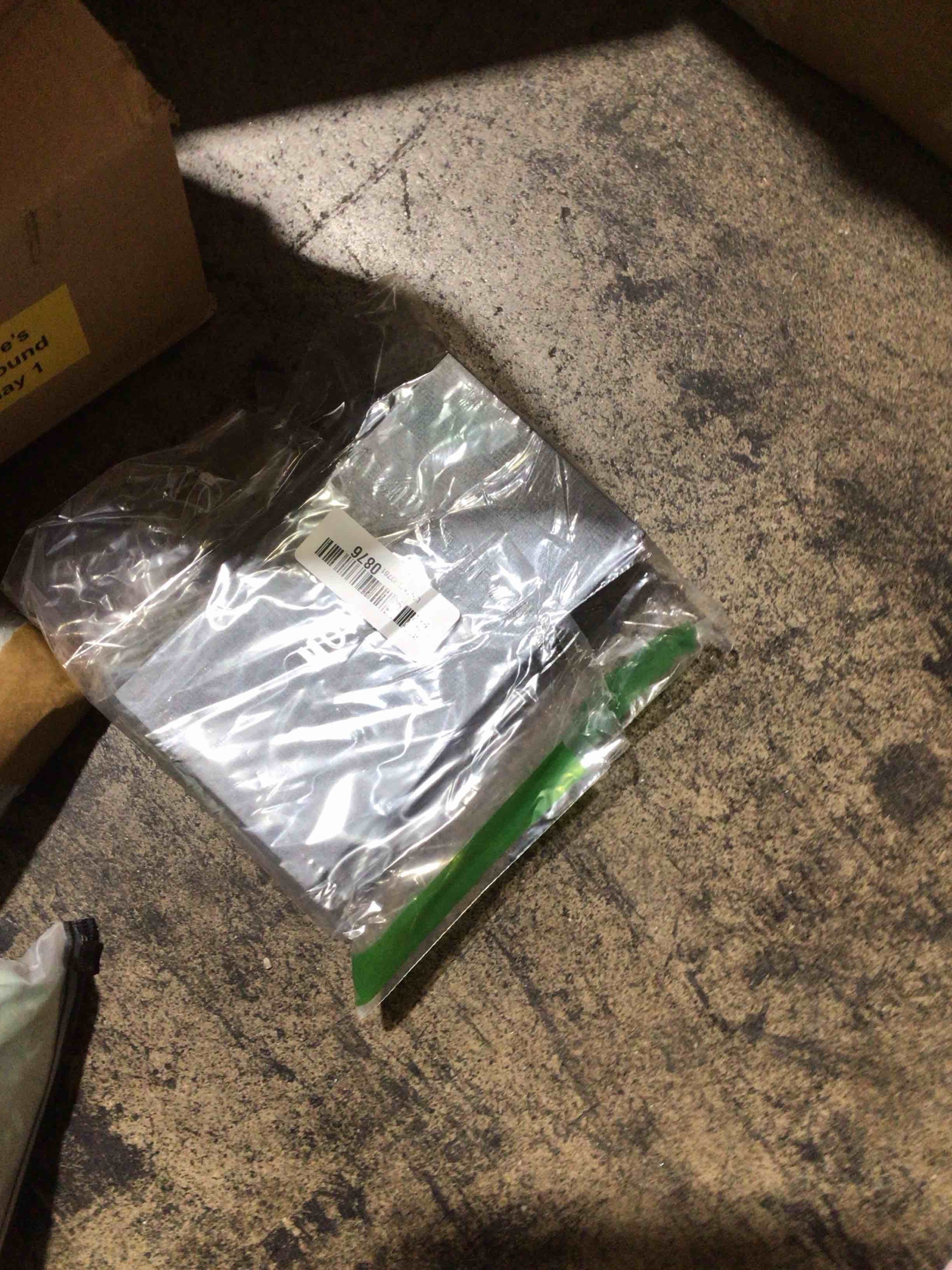 https://s3.amazonaws.com/lotting-images-prod/bidfta/PPE1527582_1753802714629.jpeg