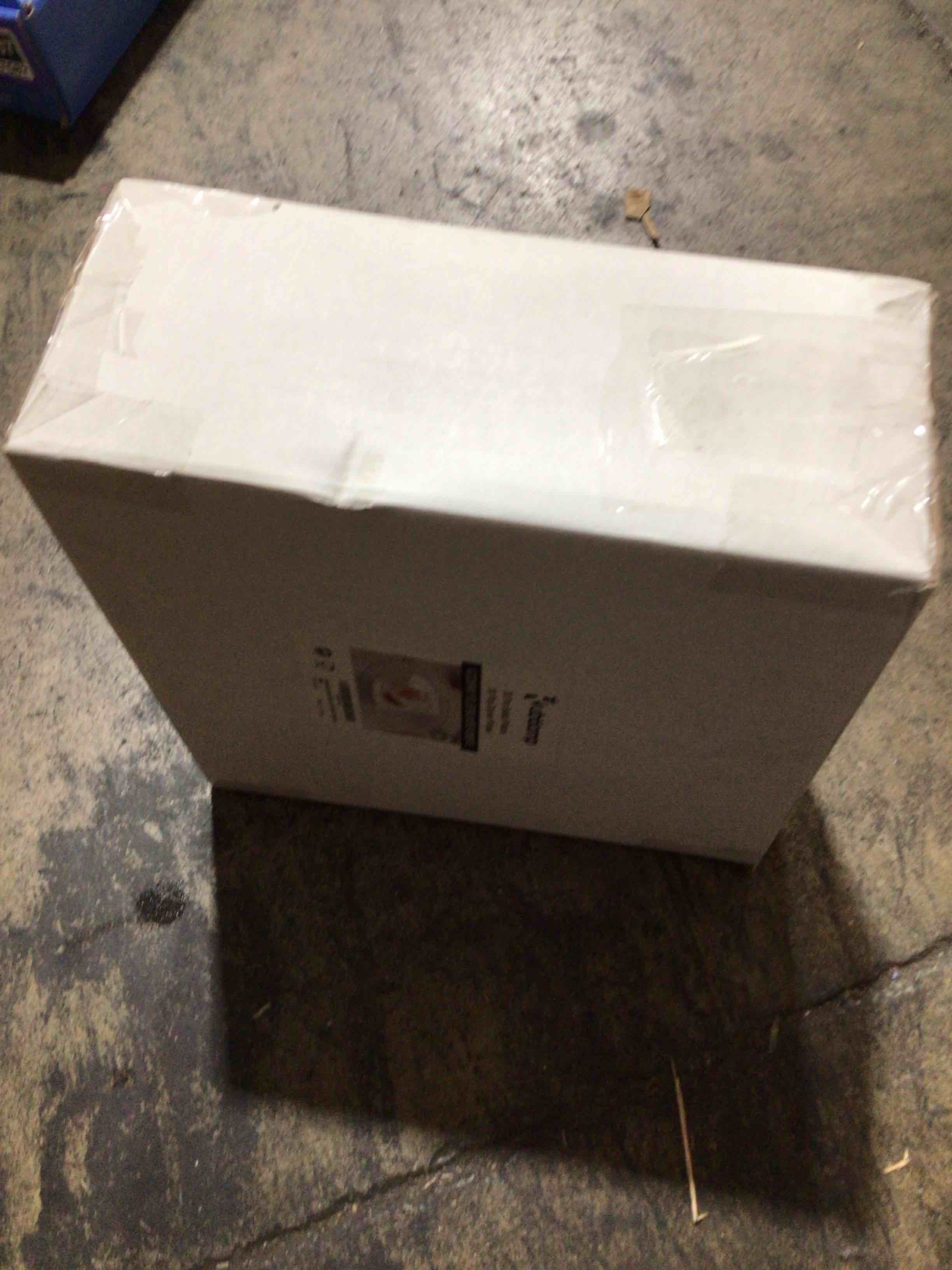 https://s3.amazonaws.com/lotting-images-prod/bidfta/PPE1527588_1753804400063.jpeg