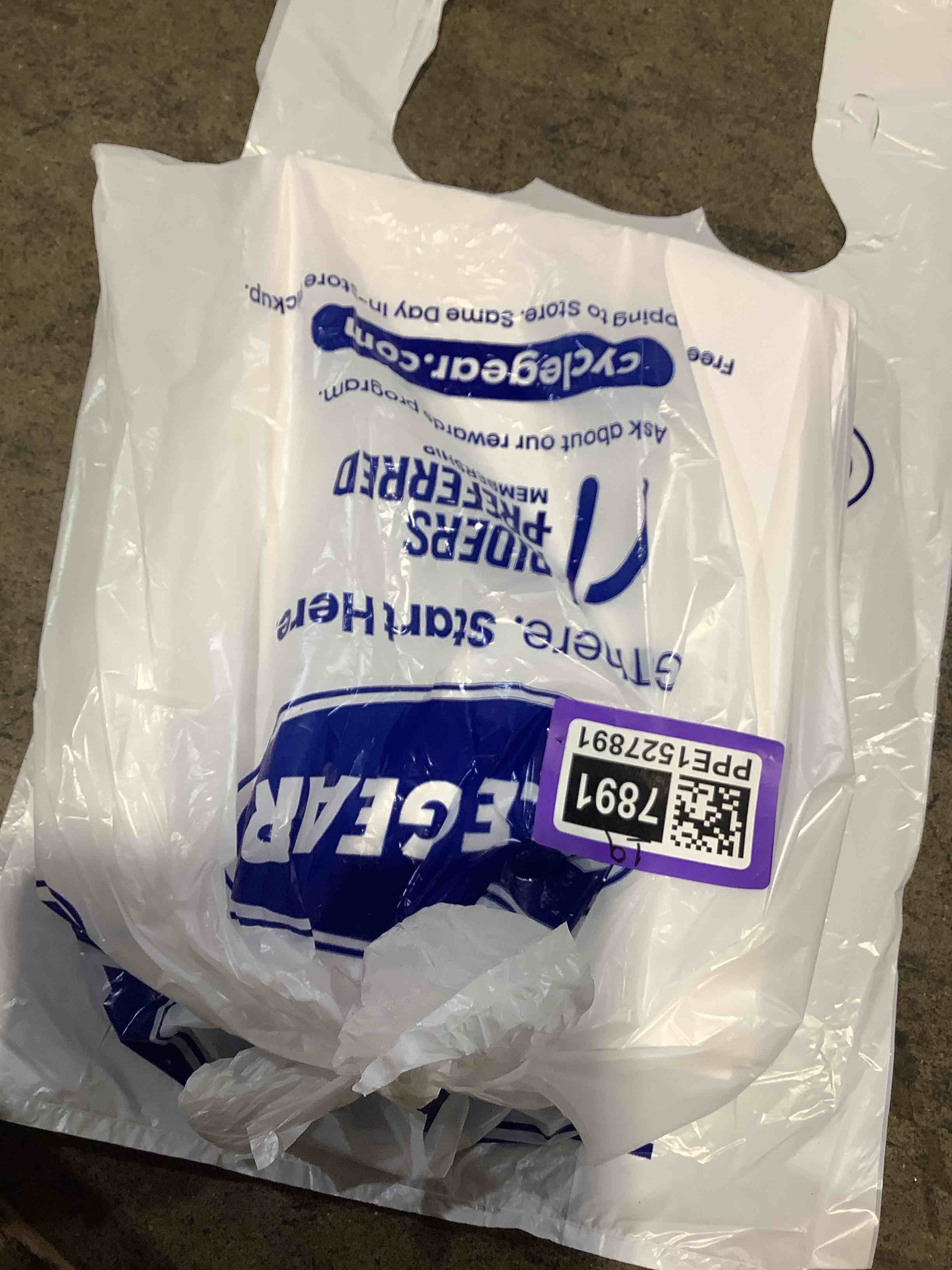 https://s3.amazonaws.com/lotting-images-prod/bidfta/PPE1527891_1754070467585.jpeg