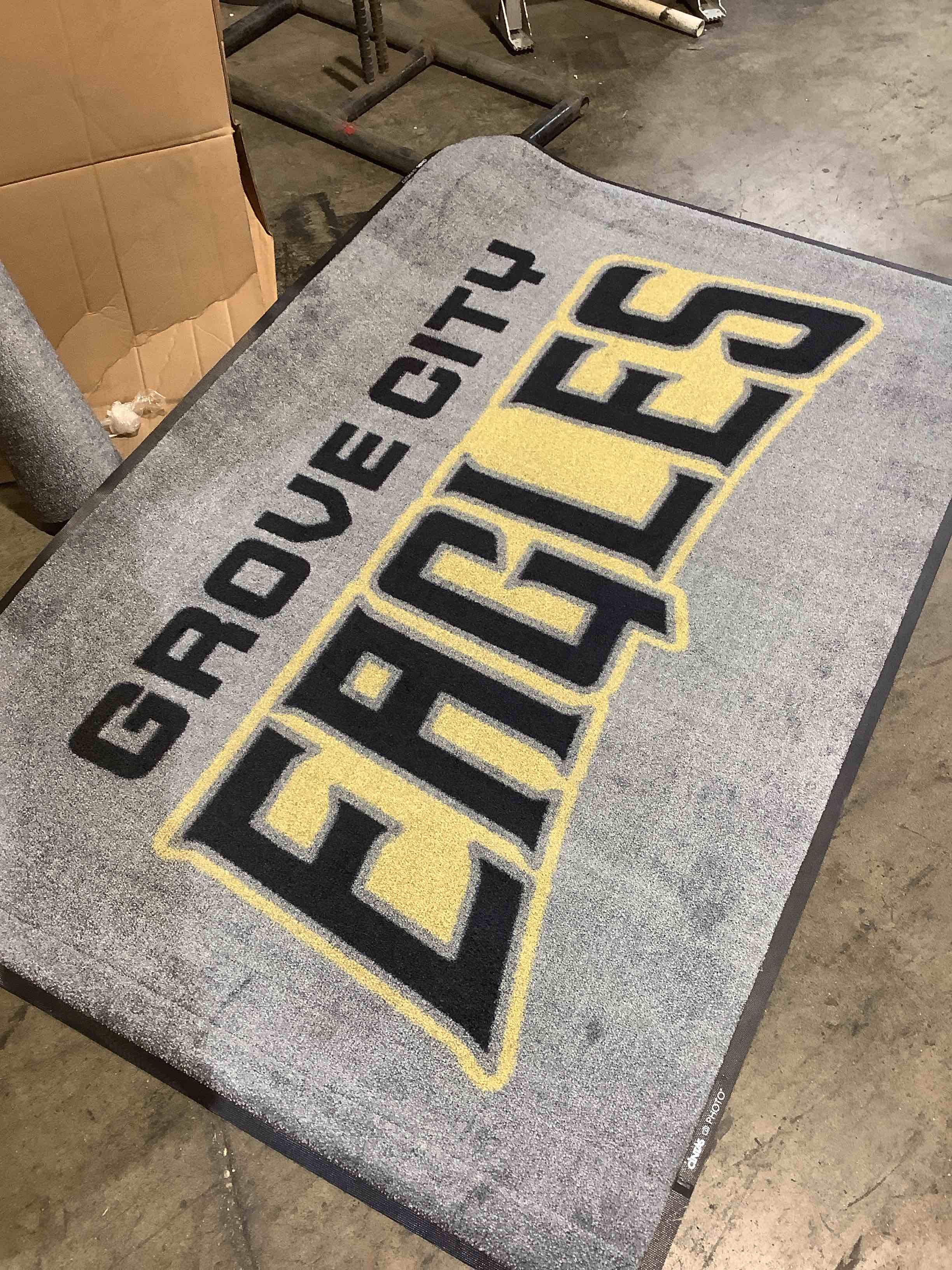 carpet grove city eagles  - 5.7 ft x43 