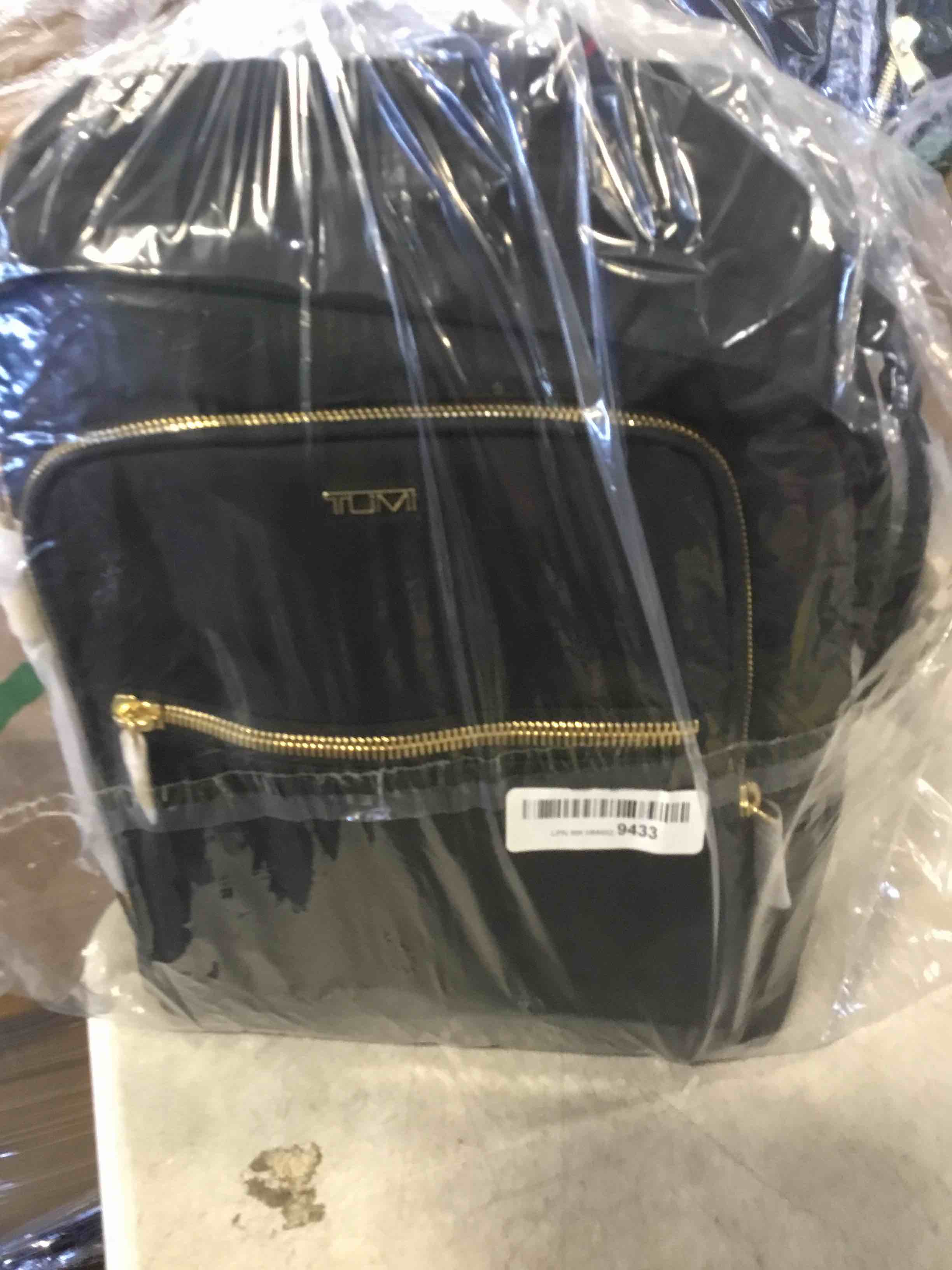 https://s3.amazonaws.com/lotting-images-prod/bidfta/PPE1554091_1734017247219.jpeg