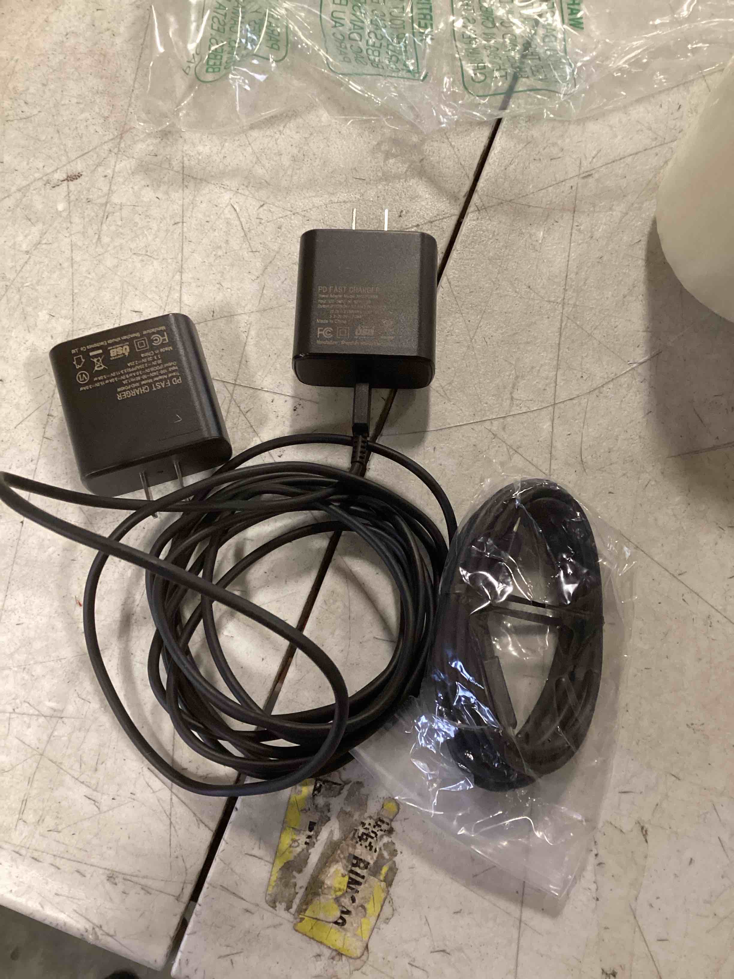 https://s3.amazonaws.com/lotting-images-prod/bidfta/PPE1555811_1733321506212.jpeg