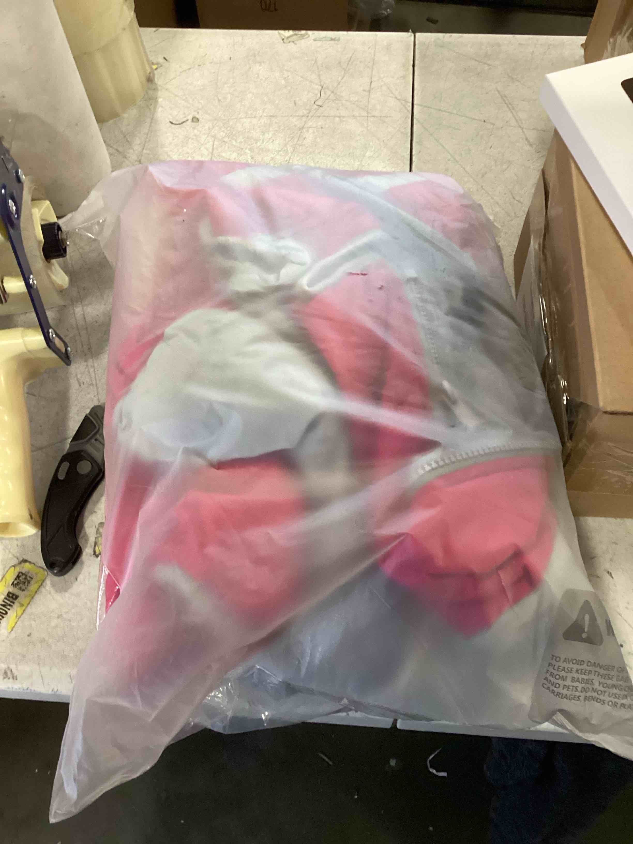https://s3.amazonaws.com/lotting-images-prod/bidfta/PPE1555839_1733325505736.jpeg
