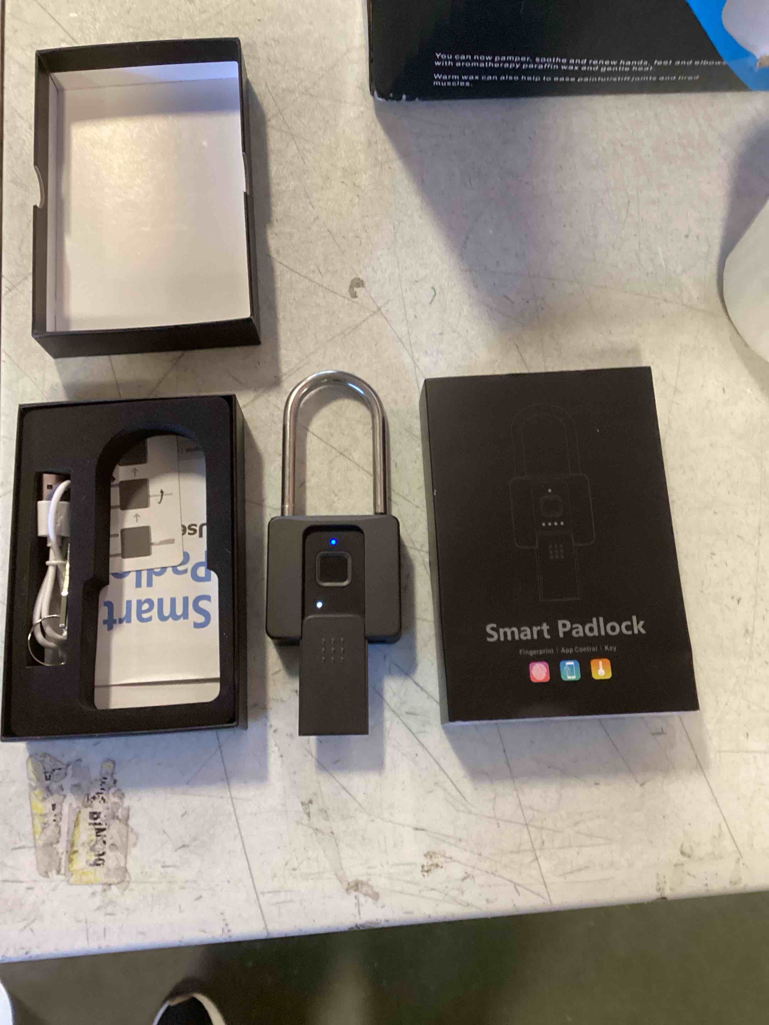 https://s3.amazonaws.com/lotting-images-prod/bidfta/PPE1556347_1733499042943.jpeg
