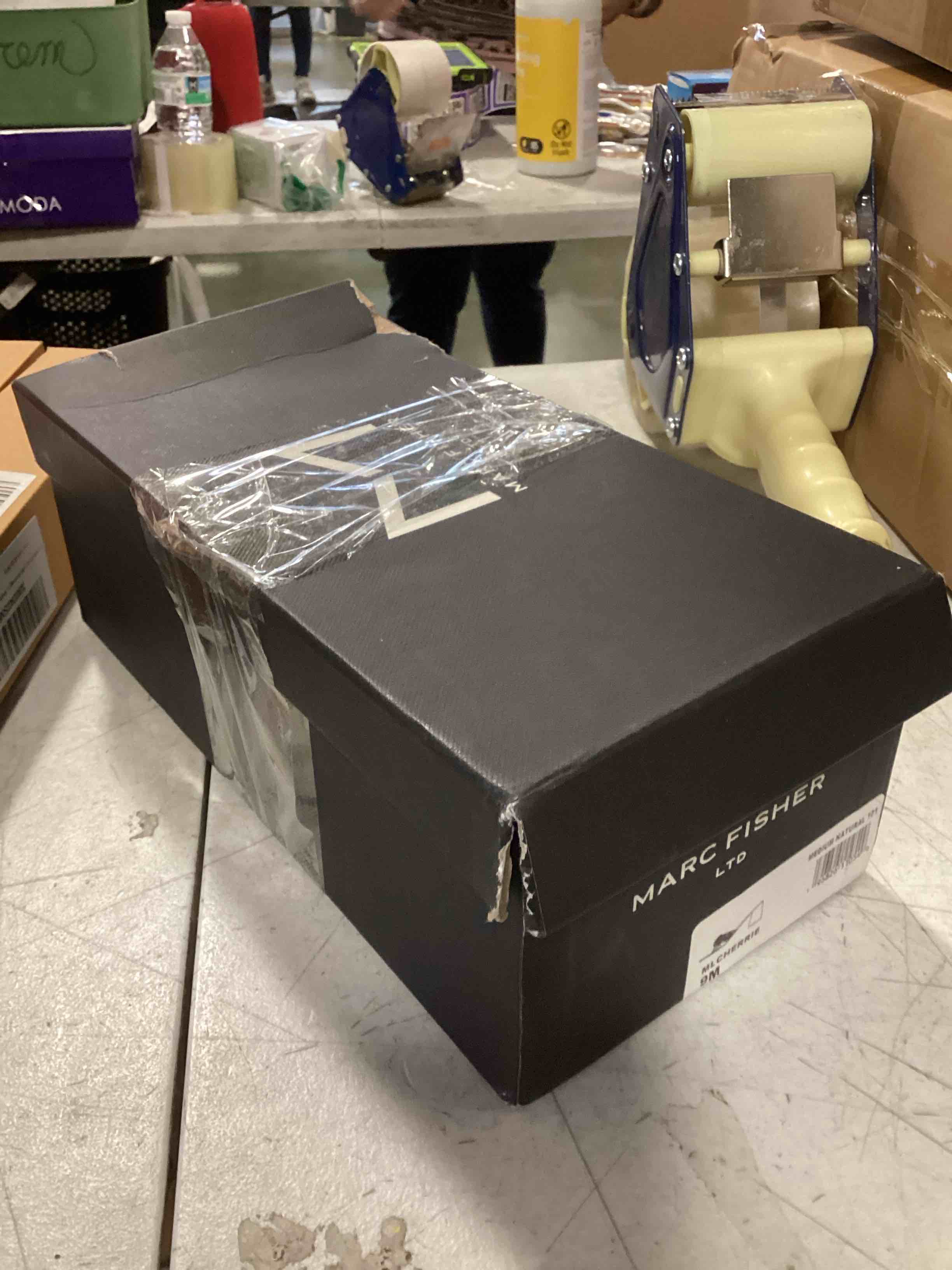 https://s3.amazonaws.com/lotting-images-prod/bidfta/PPE1556537_1733754745837.jpeg