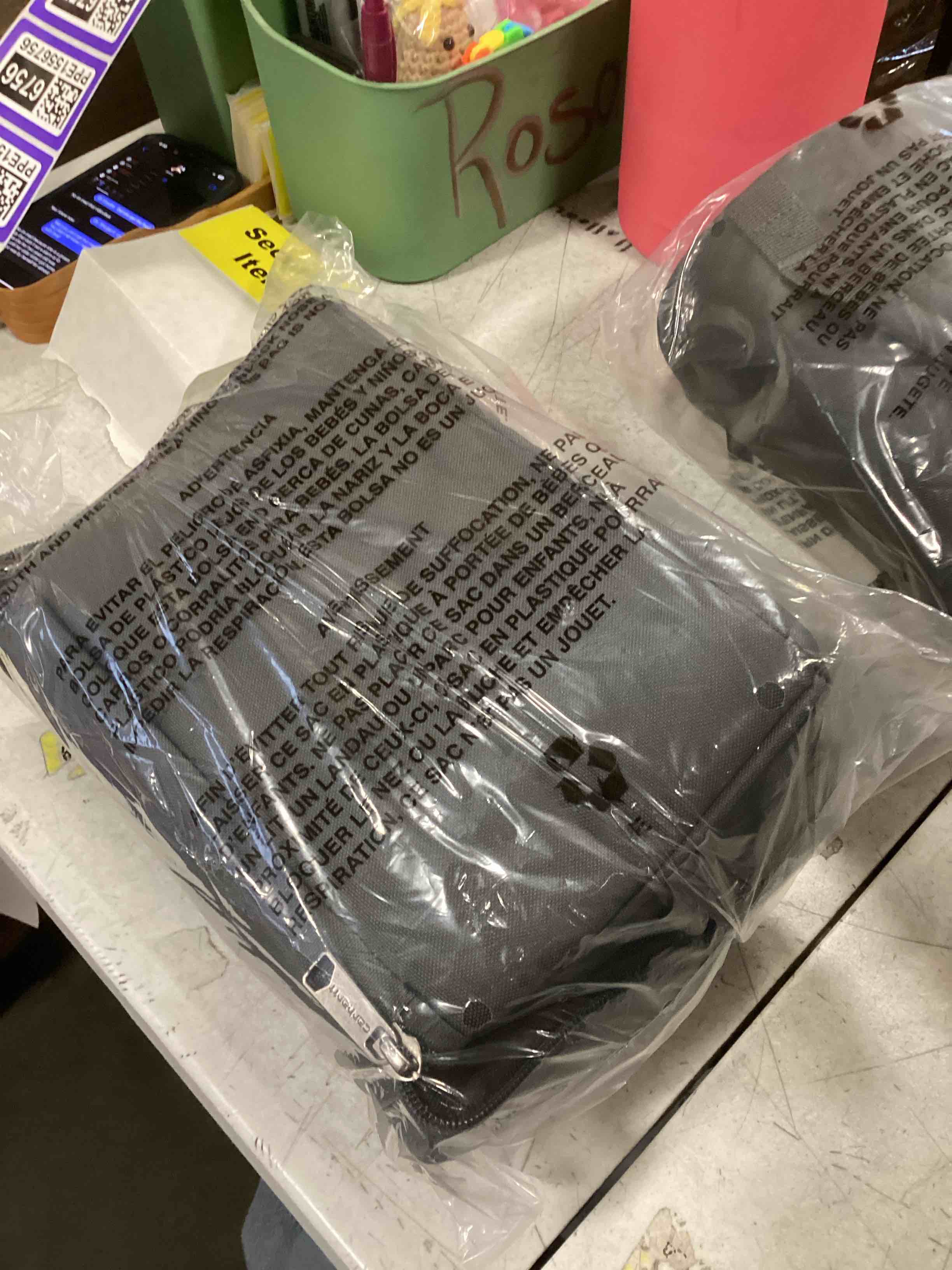 https://s3.amazonaws.com/lotting-images-prod/bidfta/PPE1556750_1733839173685.jpeg