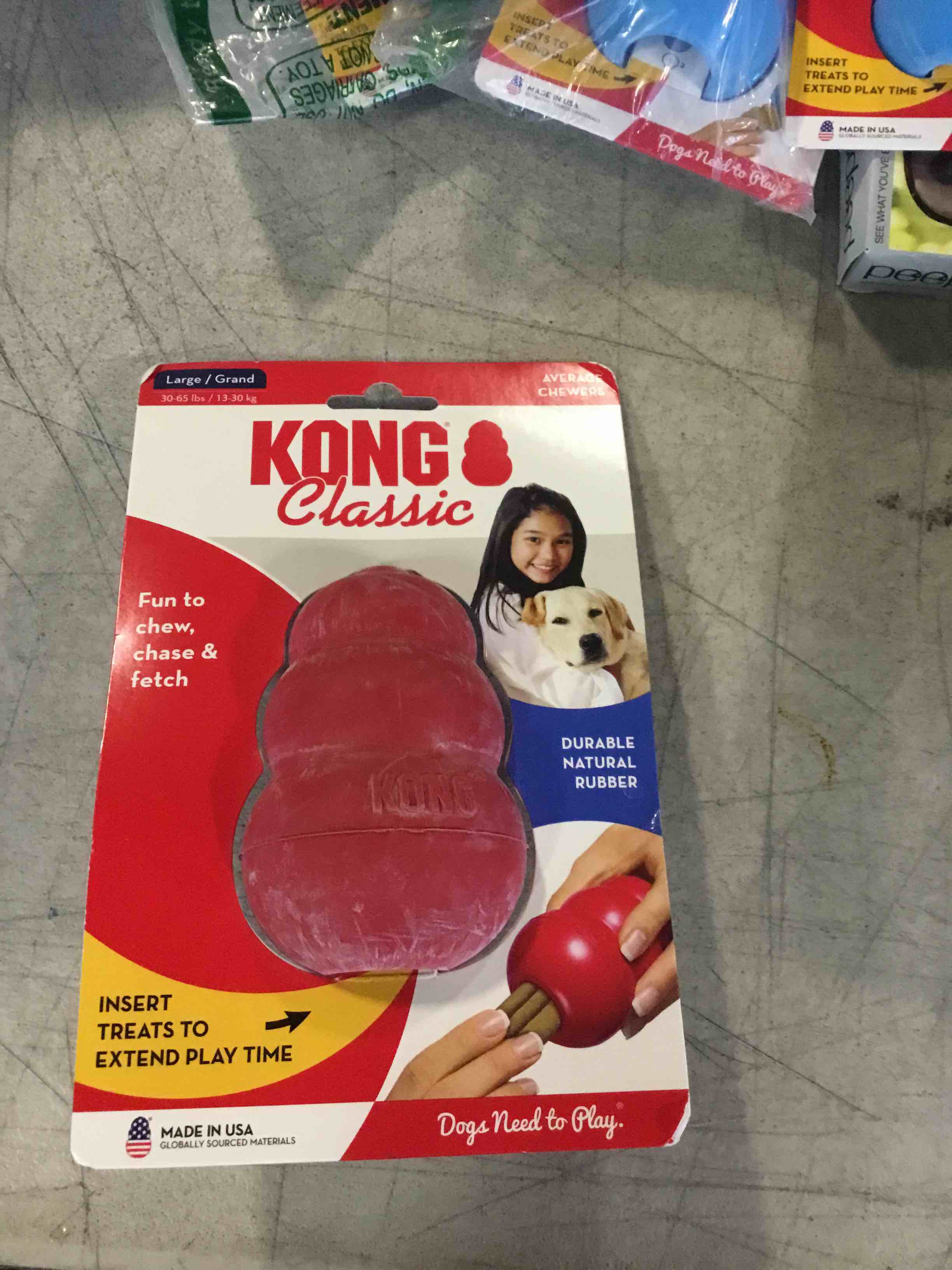 KONG Classic Stuffable Dog Toy - Fetch & Chew Toy for Dogs - Treat-Filling Capabilities & Erratic Bounce for Extended Play Time - Durable Natural Rubber Material - for Medium Dogs