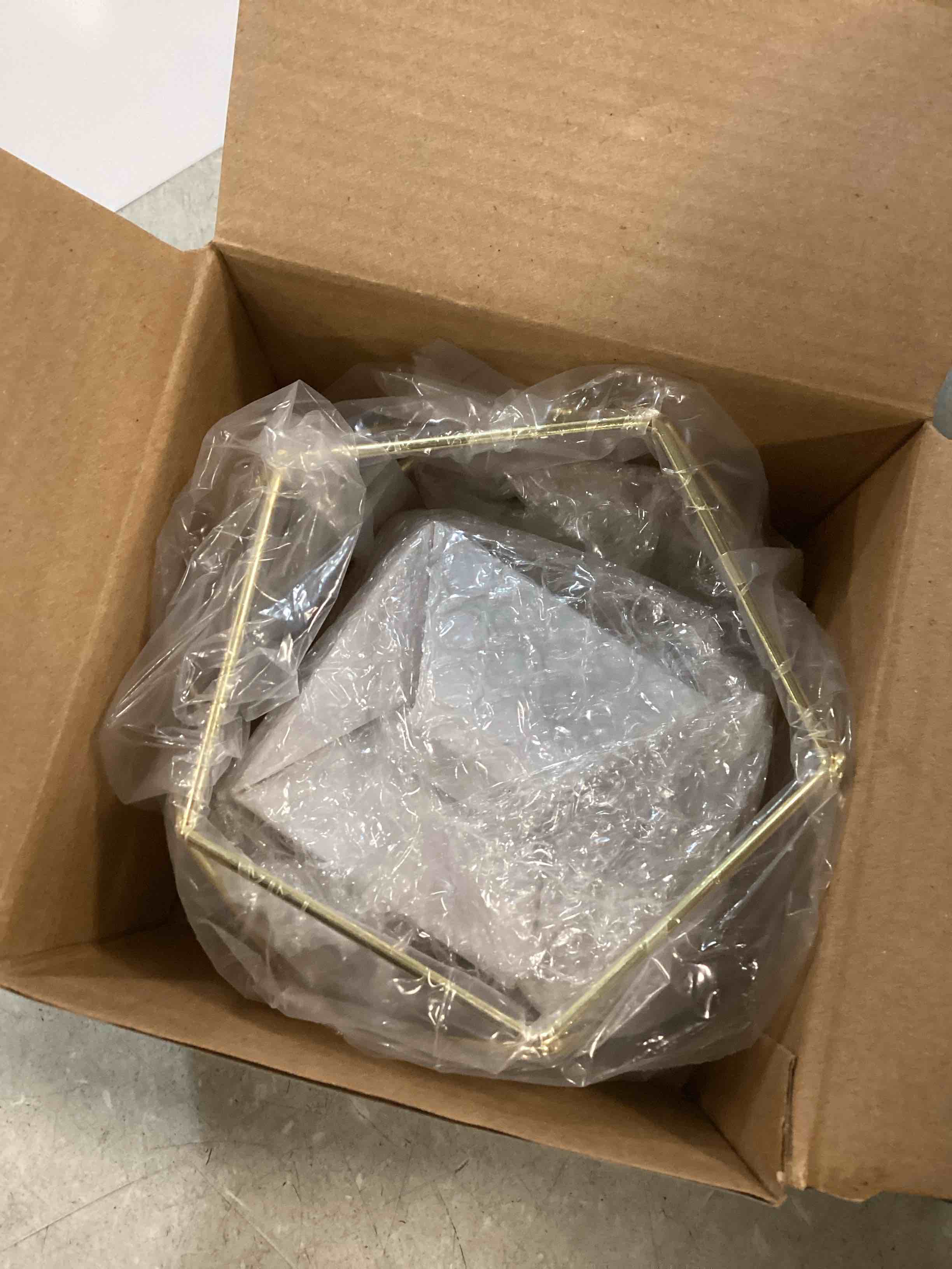 https://s3.amazonaws.com/lotting-images-prod/bidfta/PPE1561058_1733289022907.jpeg
