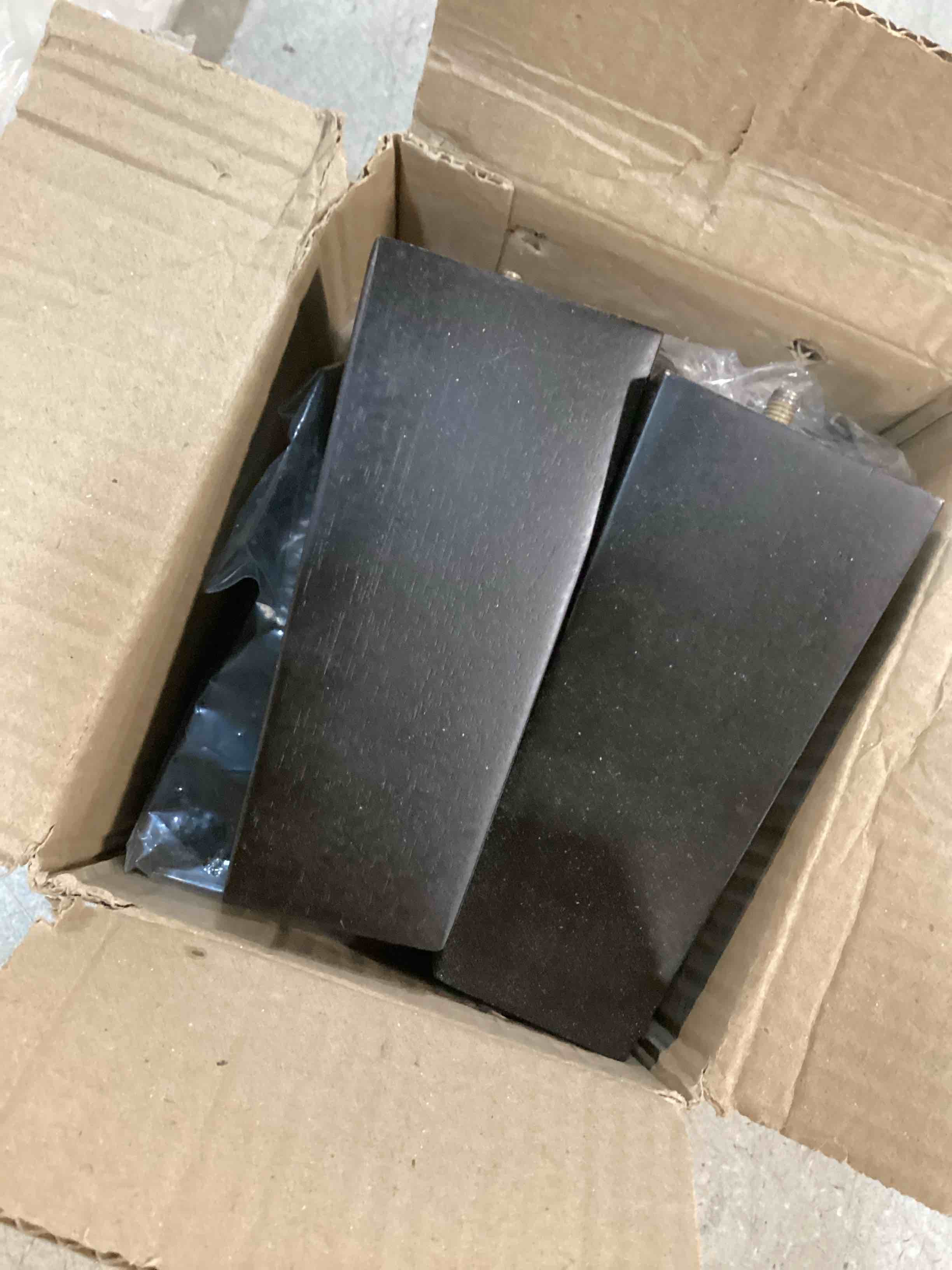 https://s3.amazonaws.com/lotting-images-prod/bidfta/PPE1561563_1733979438947.jpeg