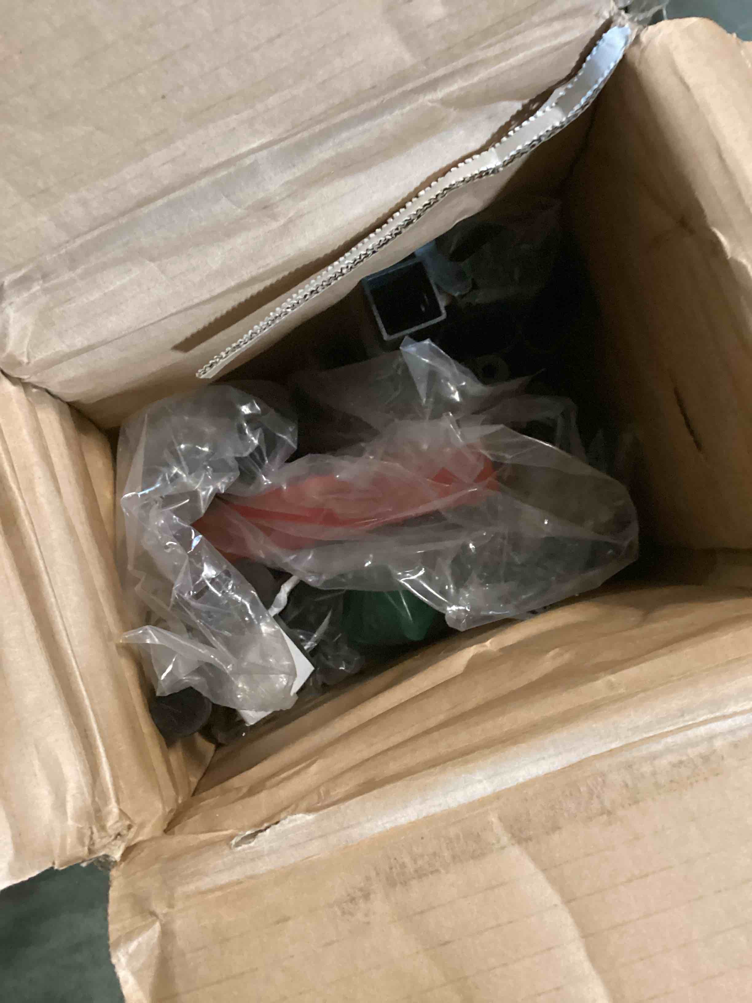 https://s3.amazonaws.com/lotting-images-prod/bidfta/PPE1561864_1734046917024.jpeg