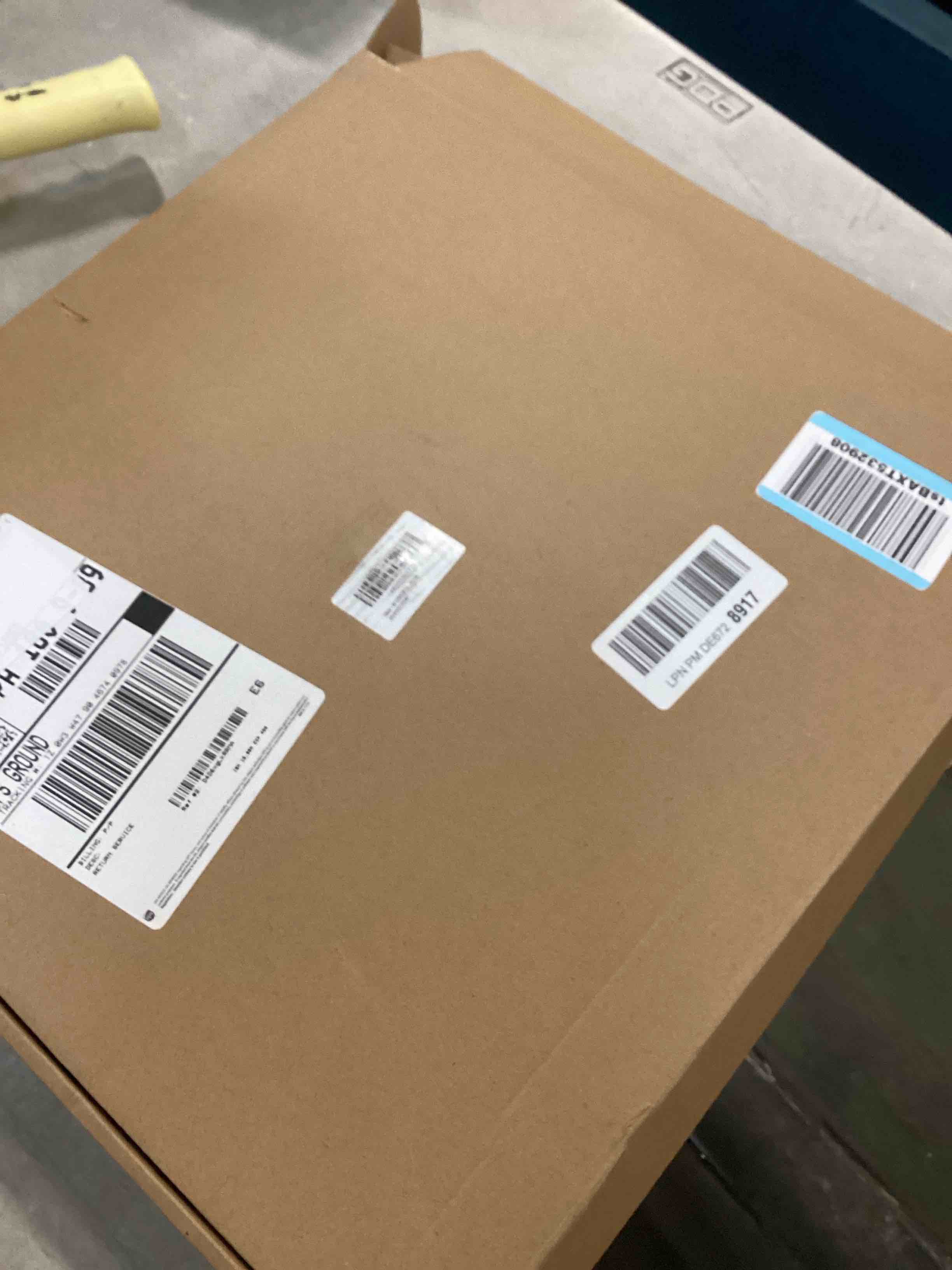 https://s3.amazonaws.com/lotting-images-prod/bidfta/PPE1563130_1735172547406.jpeg