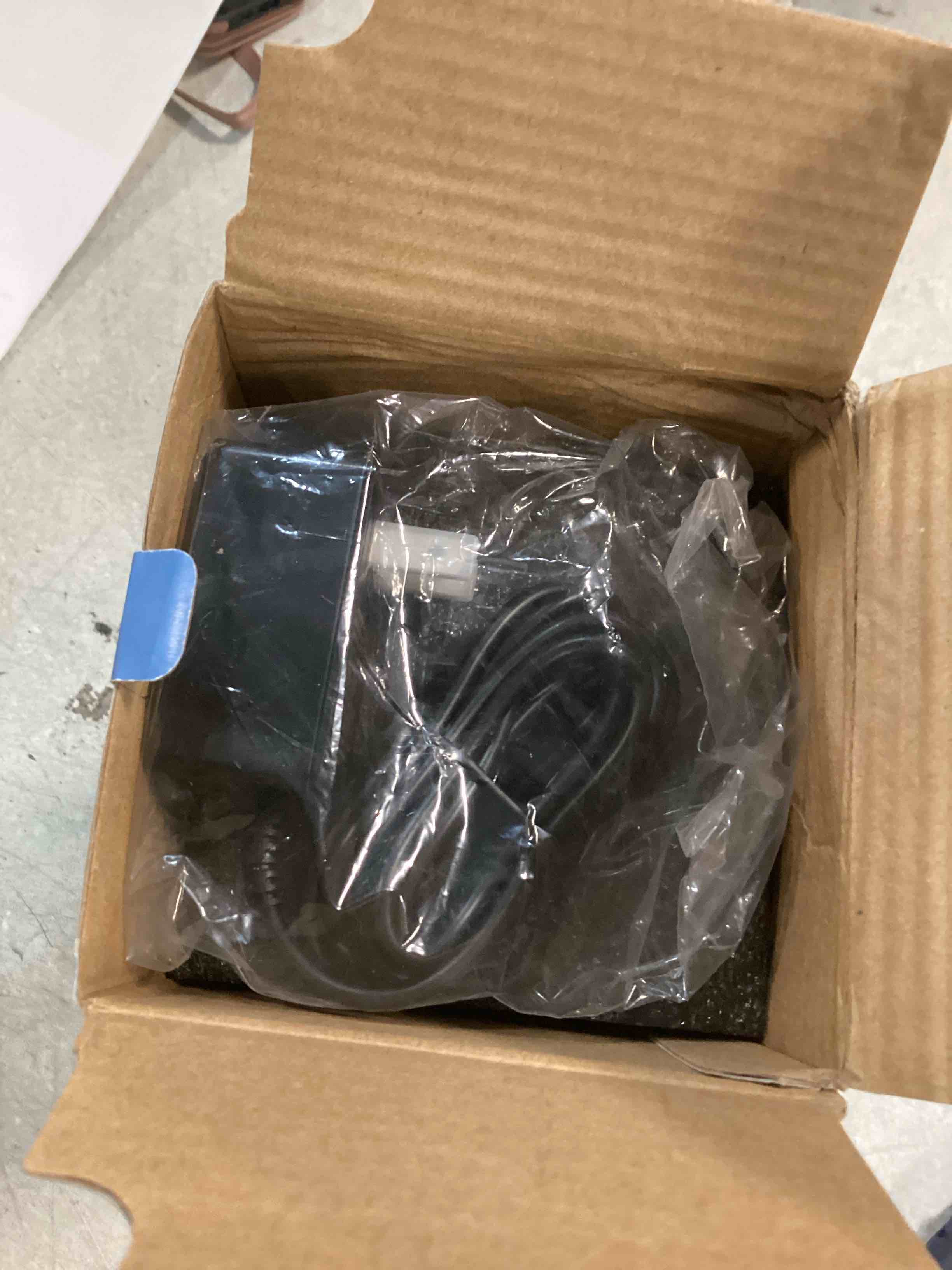 https://s3.amazonaws.com/lotting-images-prod/bidfta/PPE1563361_1735620384580.jpeg