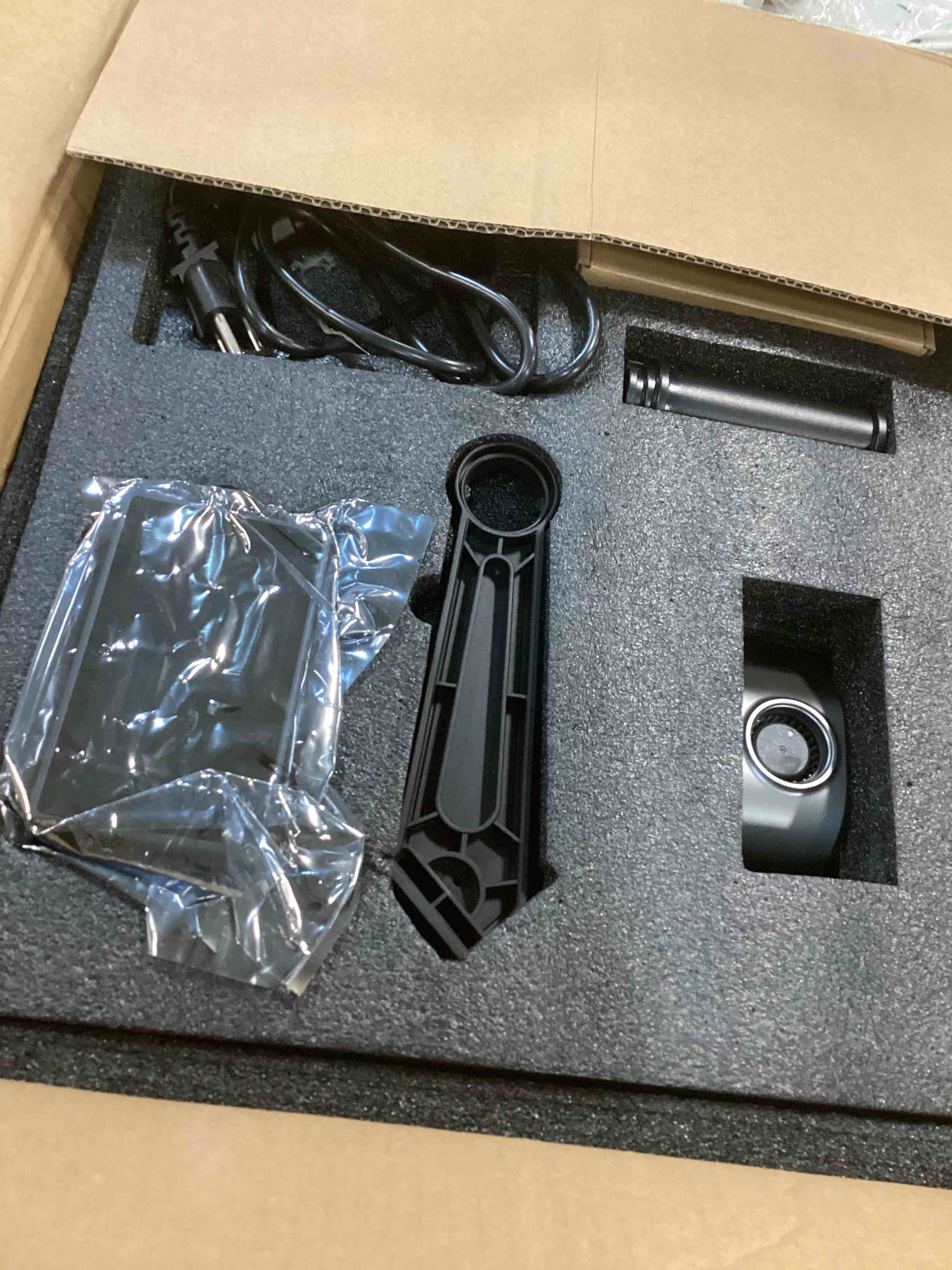 https://s3.amazonaws.com/lotting-images-prod/bidfta/PPE1563670_1735967386192.jpeg
