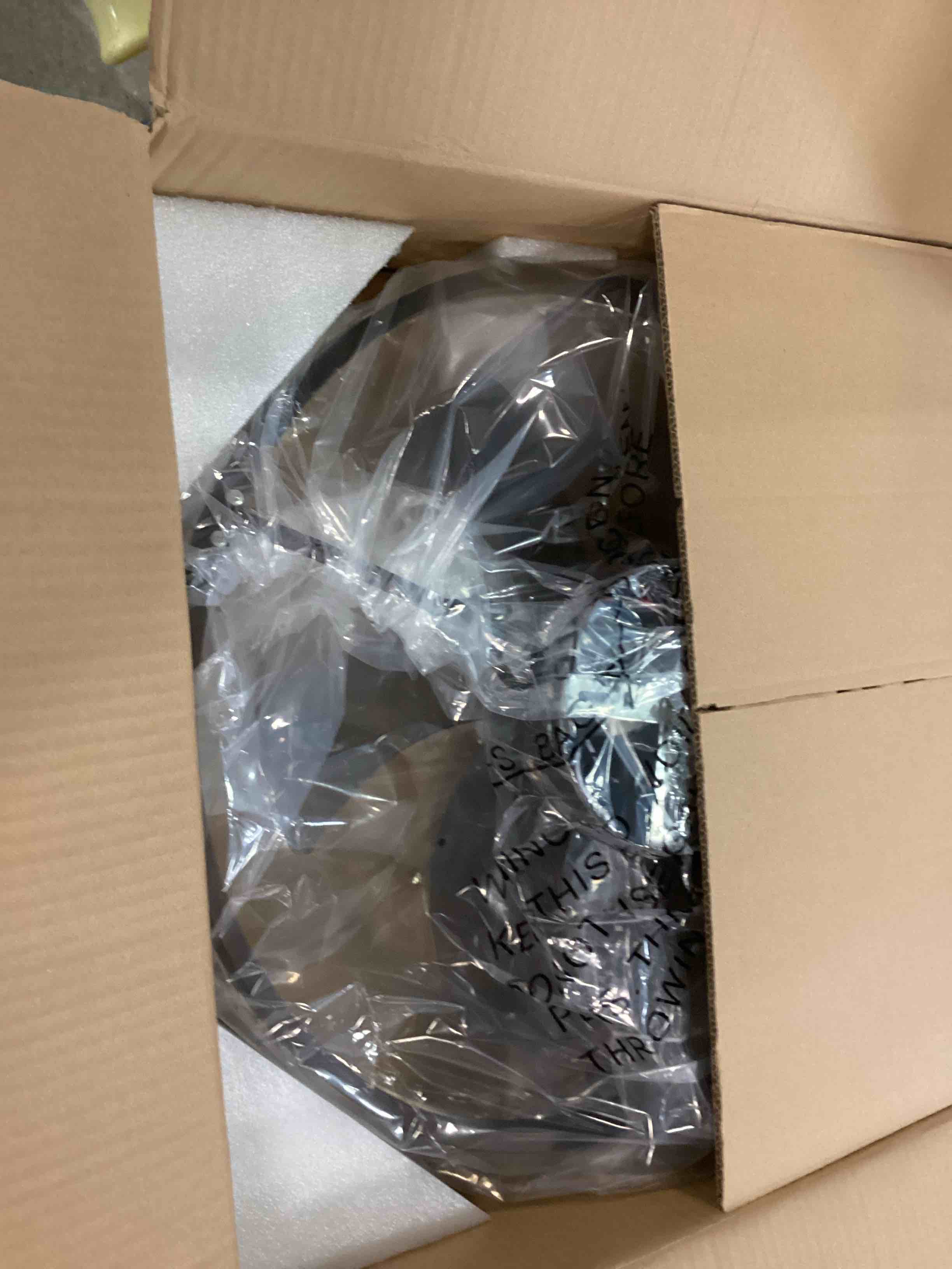 https://s3.amazonaws.com/lotting-images-prod/bidfta/PPE1564585_1735685969258.jpeg