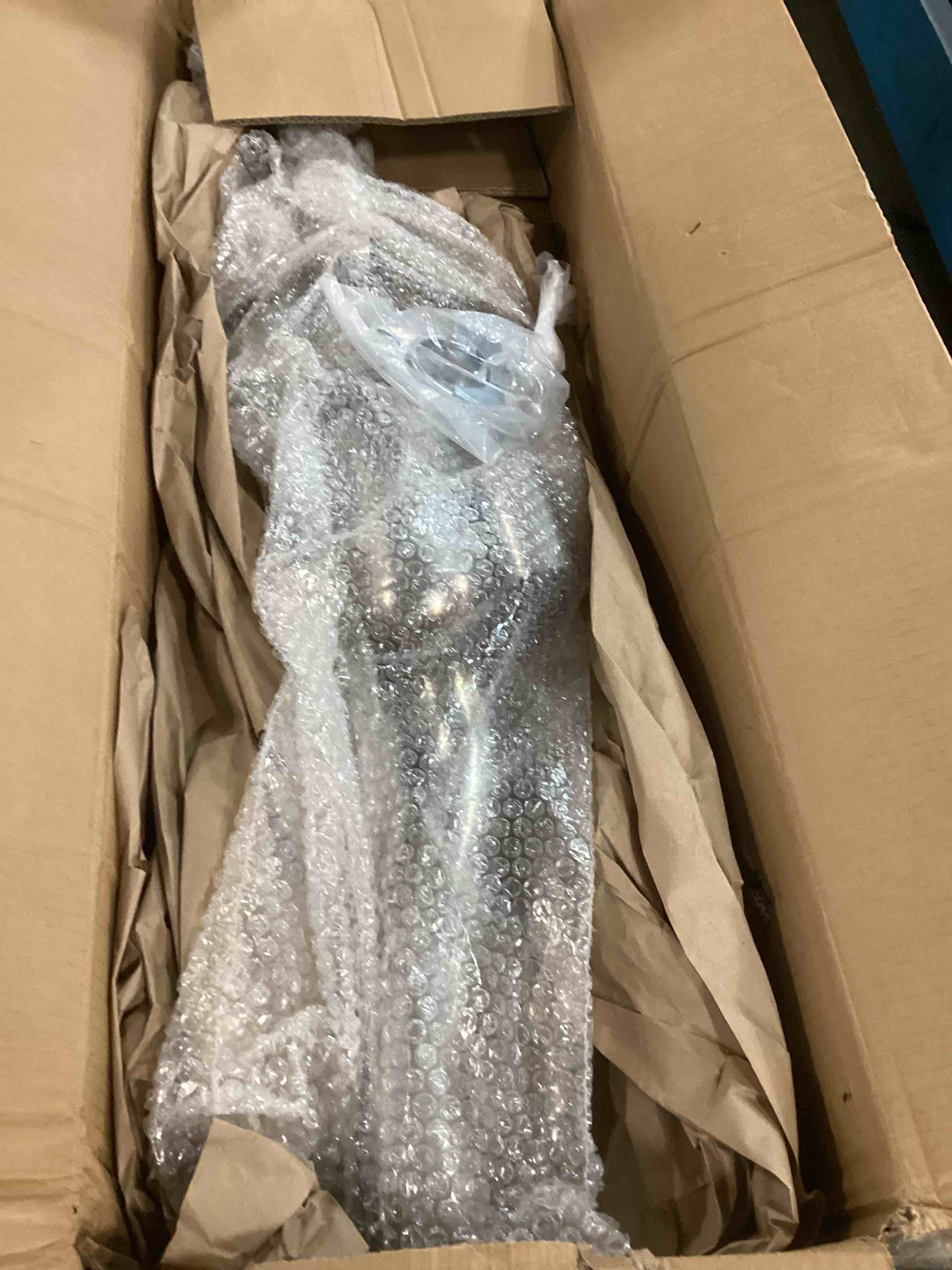 https://s3.amazonaws.com/lotting-images-prod/bidfta/PPE1564906_1735875112952.jpeg