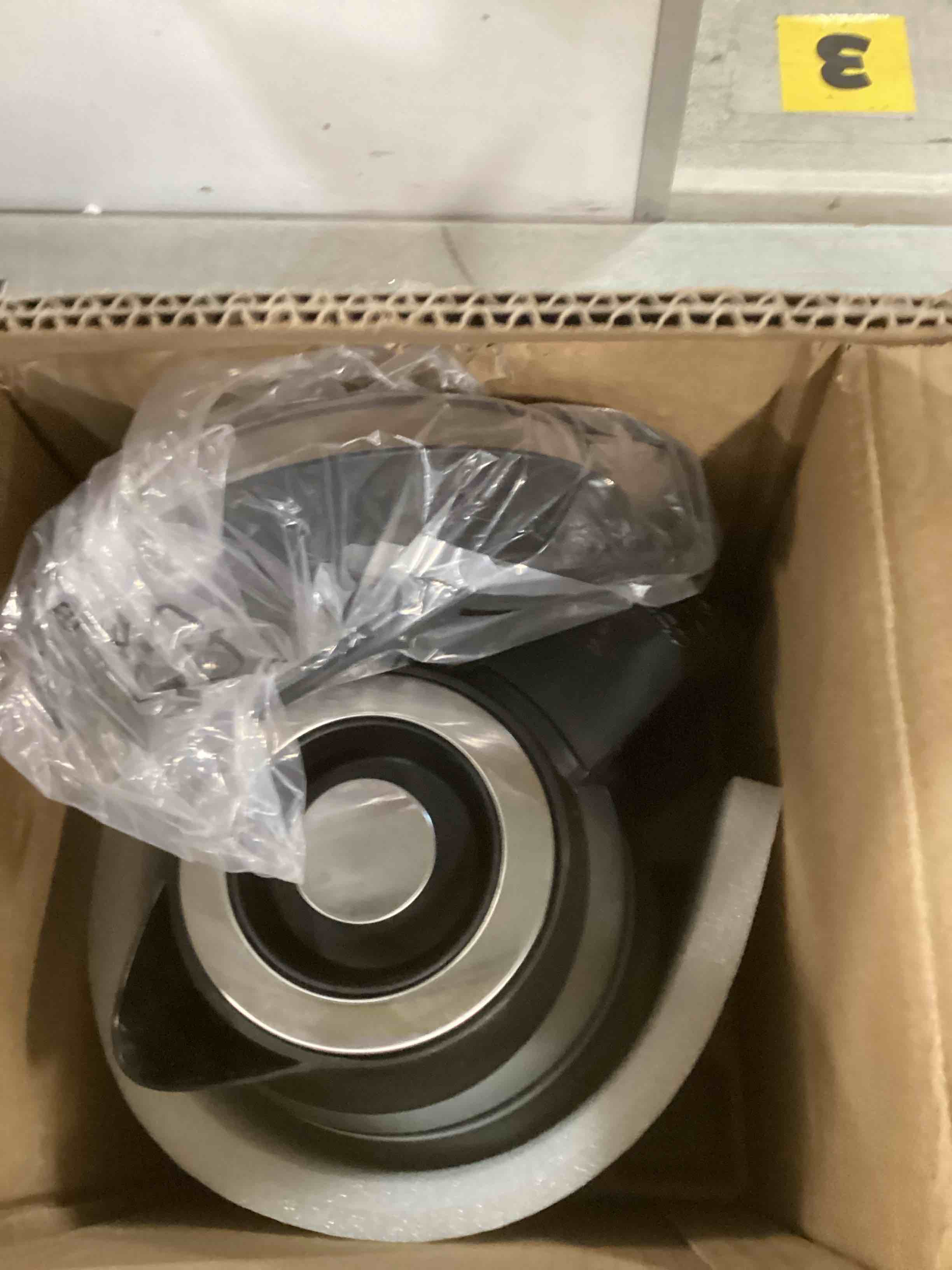 https://s3.amazonaws.com/lotting-images-prod/bidfta/PPE1564918_1735876623964.jpeg