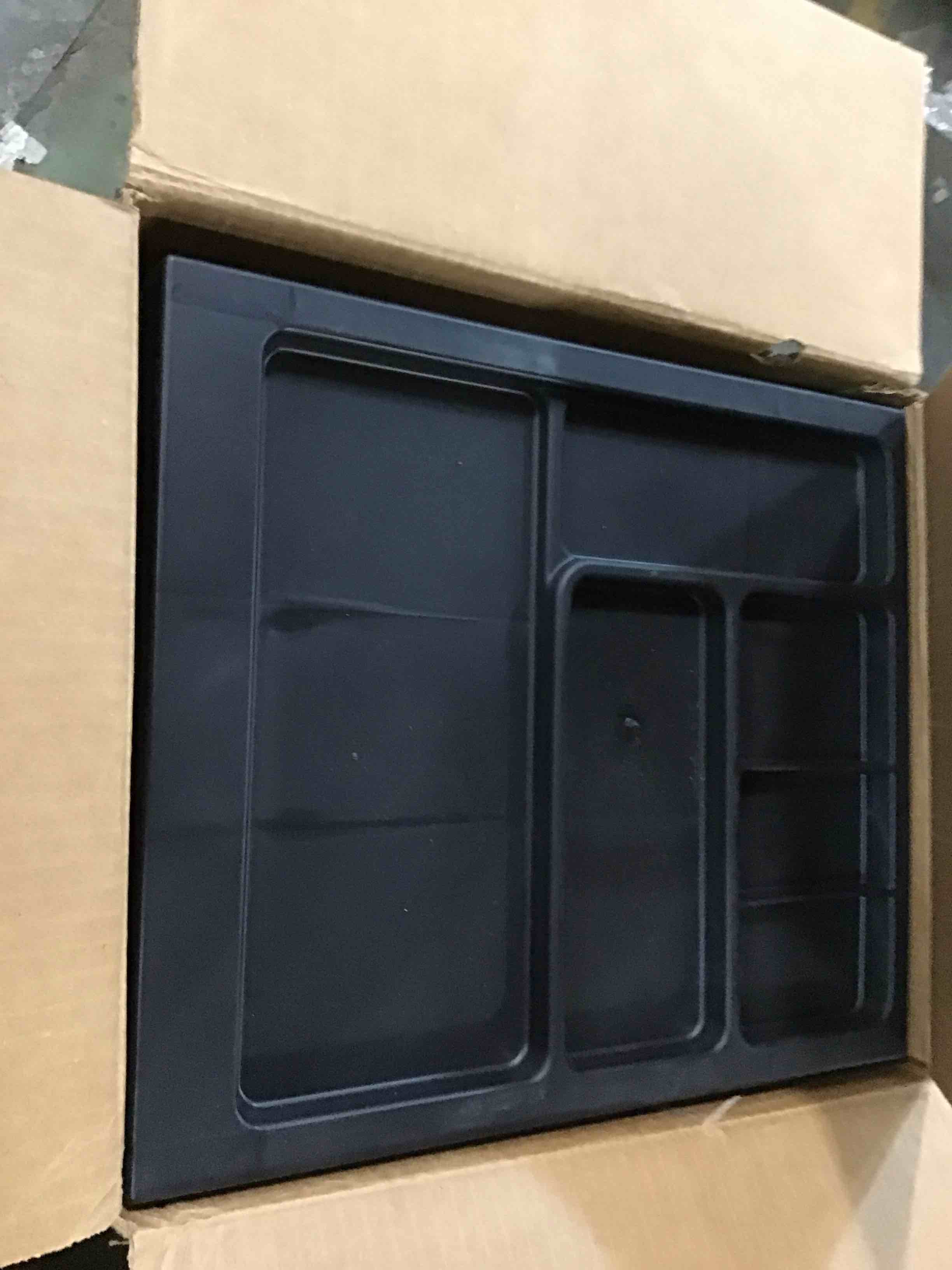 https://s3.amazonaws.com/lotting-images-prod/bidfta/PPE1565095_1735953752647.jpeg