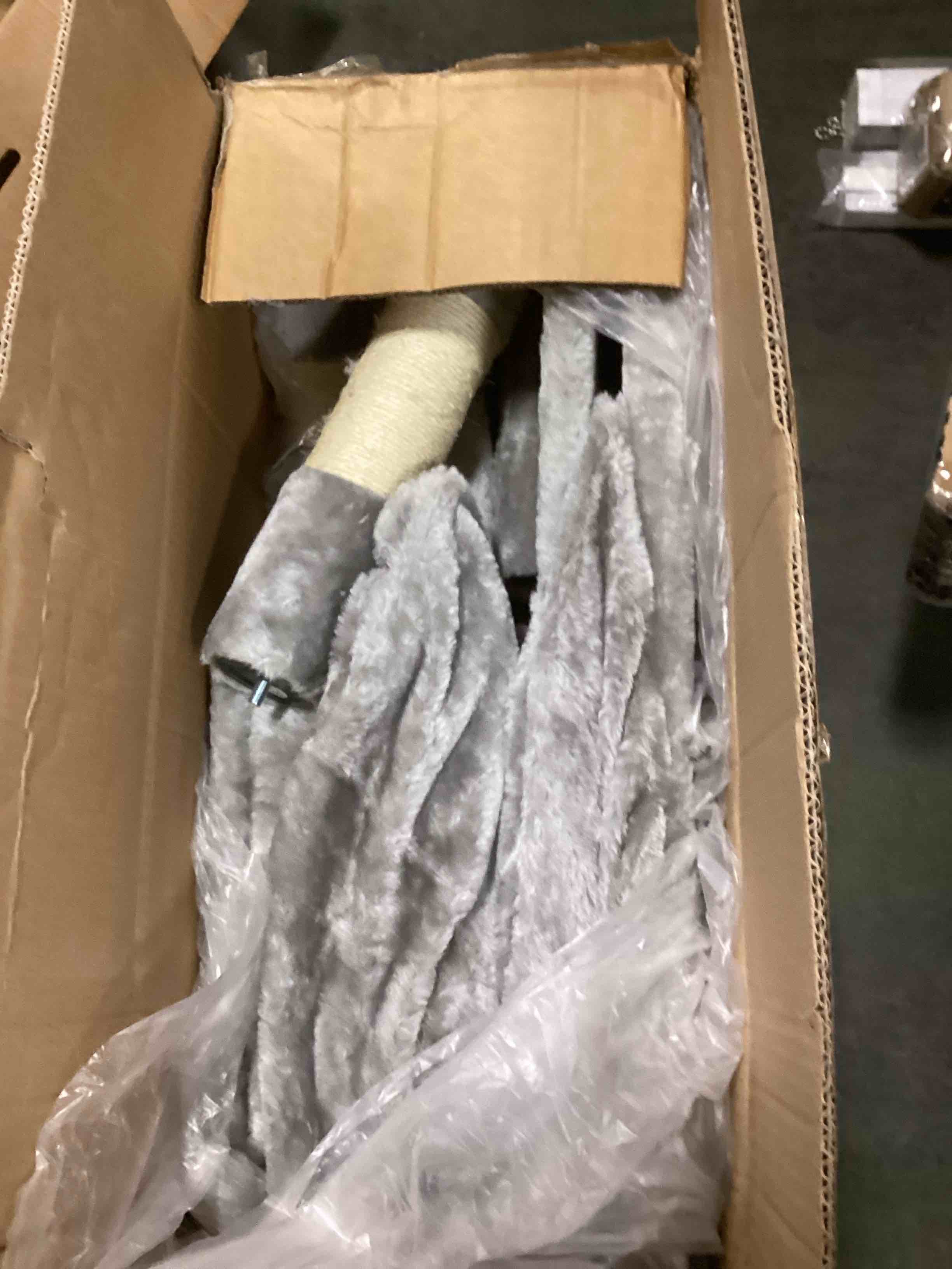 https://s3.amazonaws.com/lotting-images-prod/bidfta/PPE1565713_1736524142605.jpeg