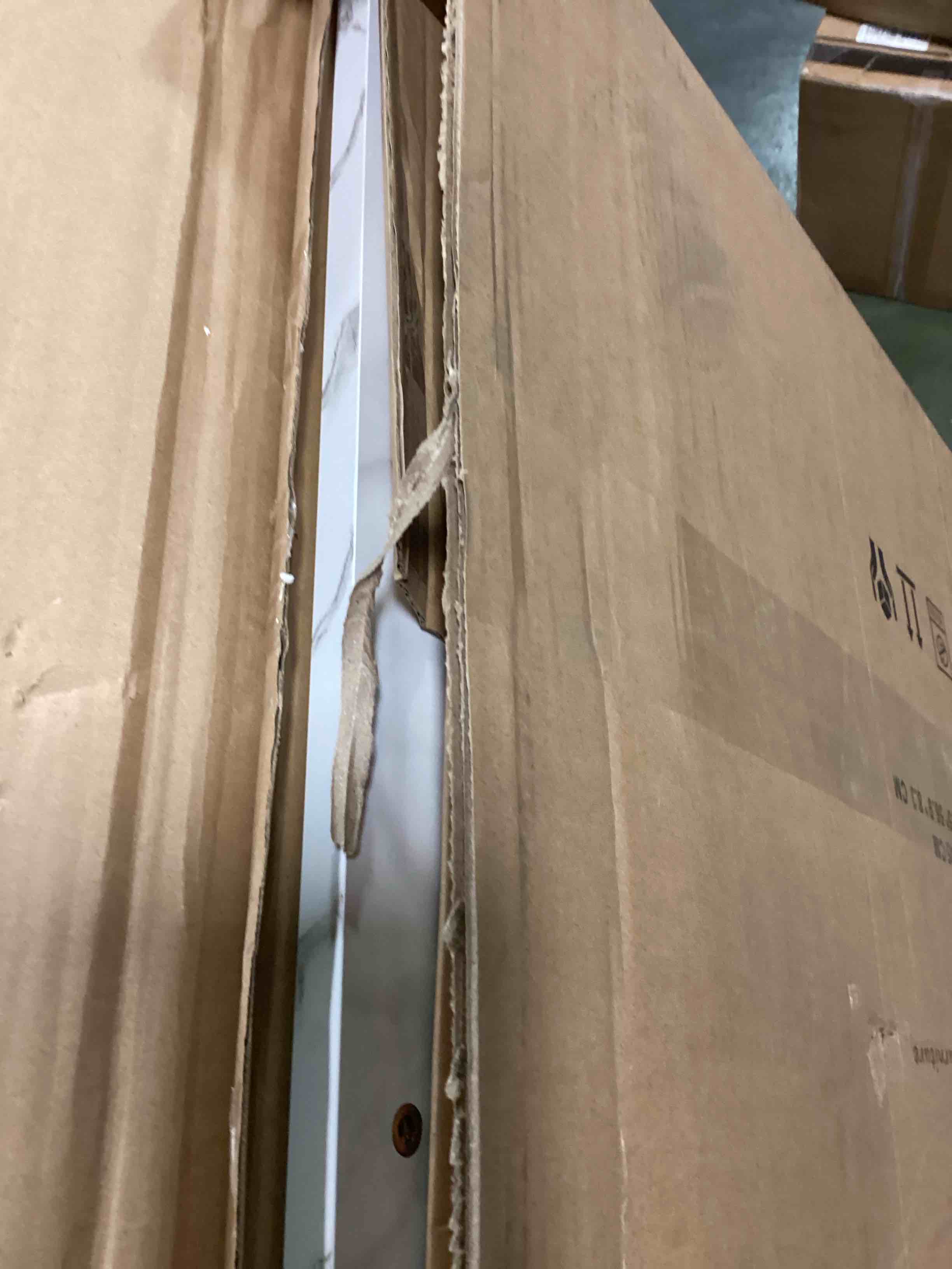 https://s3.amazonaws.com/lotting-images-prod/bidfta/PPE1565824_1736542891873.jpeg
