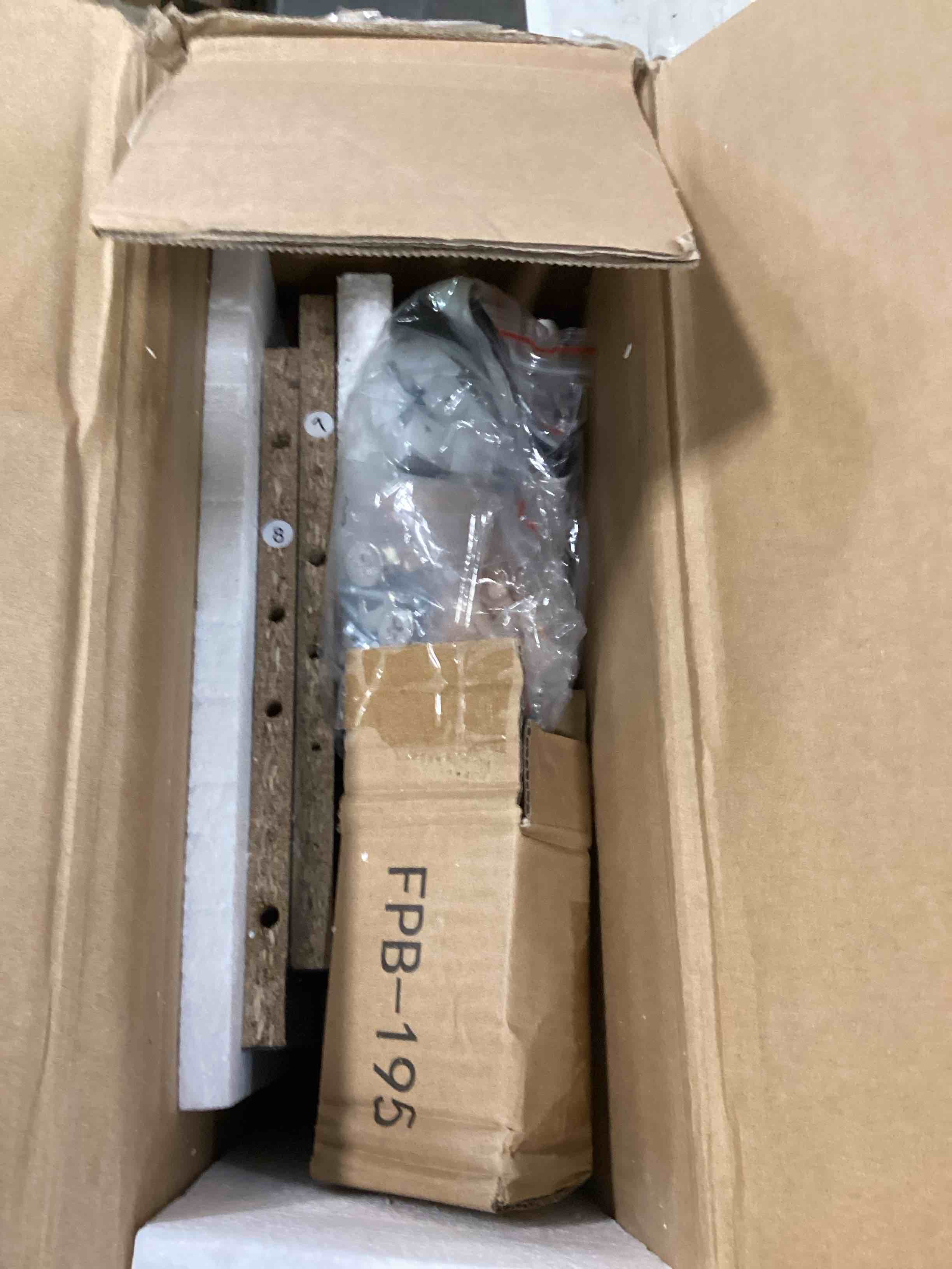 https://s3.amazonaws.com/lotting-images-prod/bidfta/PPE1565979_1736783832253.jpeg
