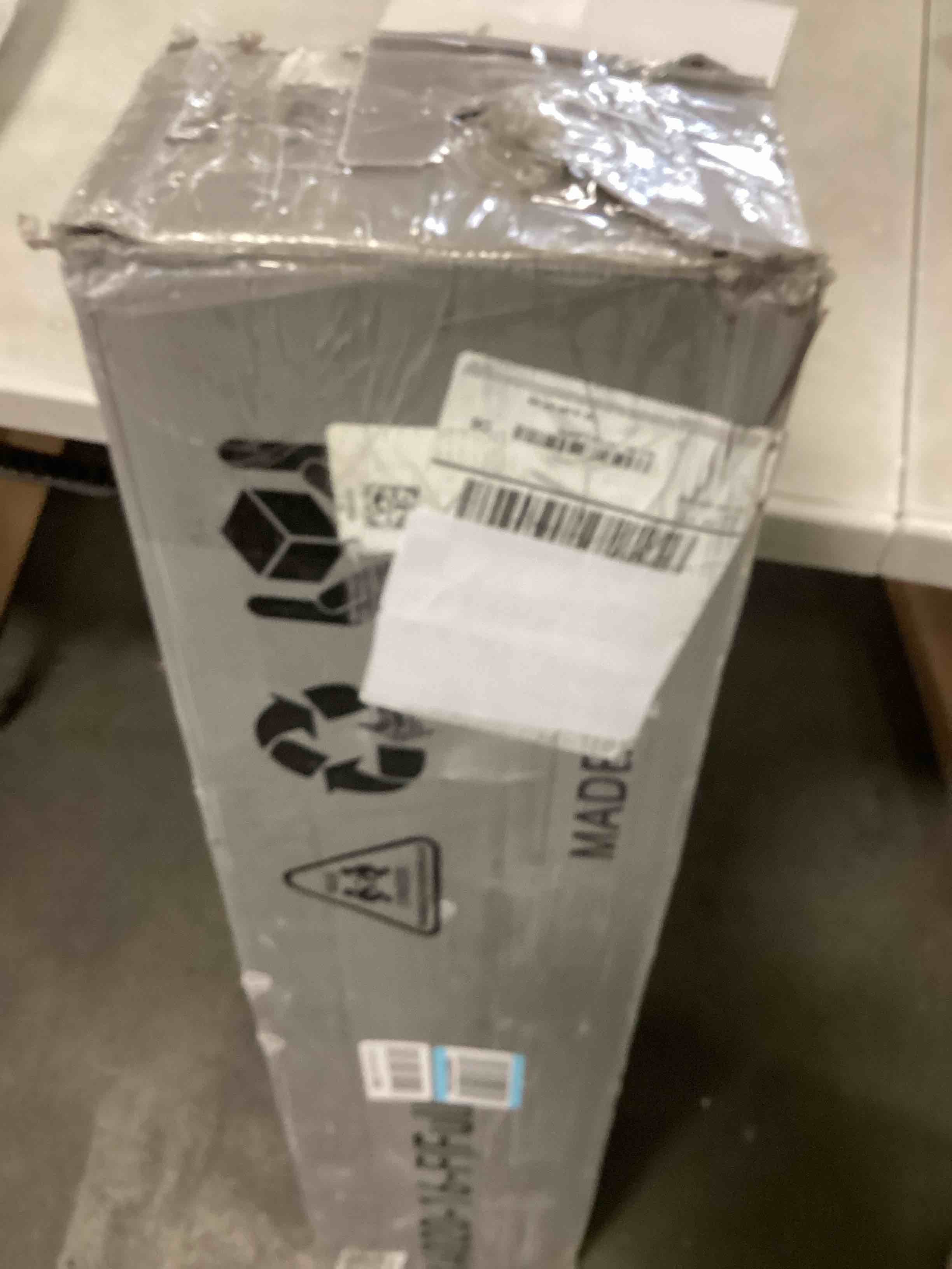 https://s3.amazonaws.com/lotting-images-prod/bidfta/PPE1565981_1736784009239.jpeg