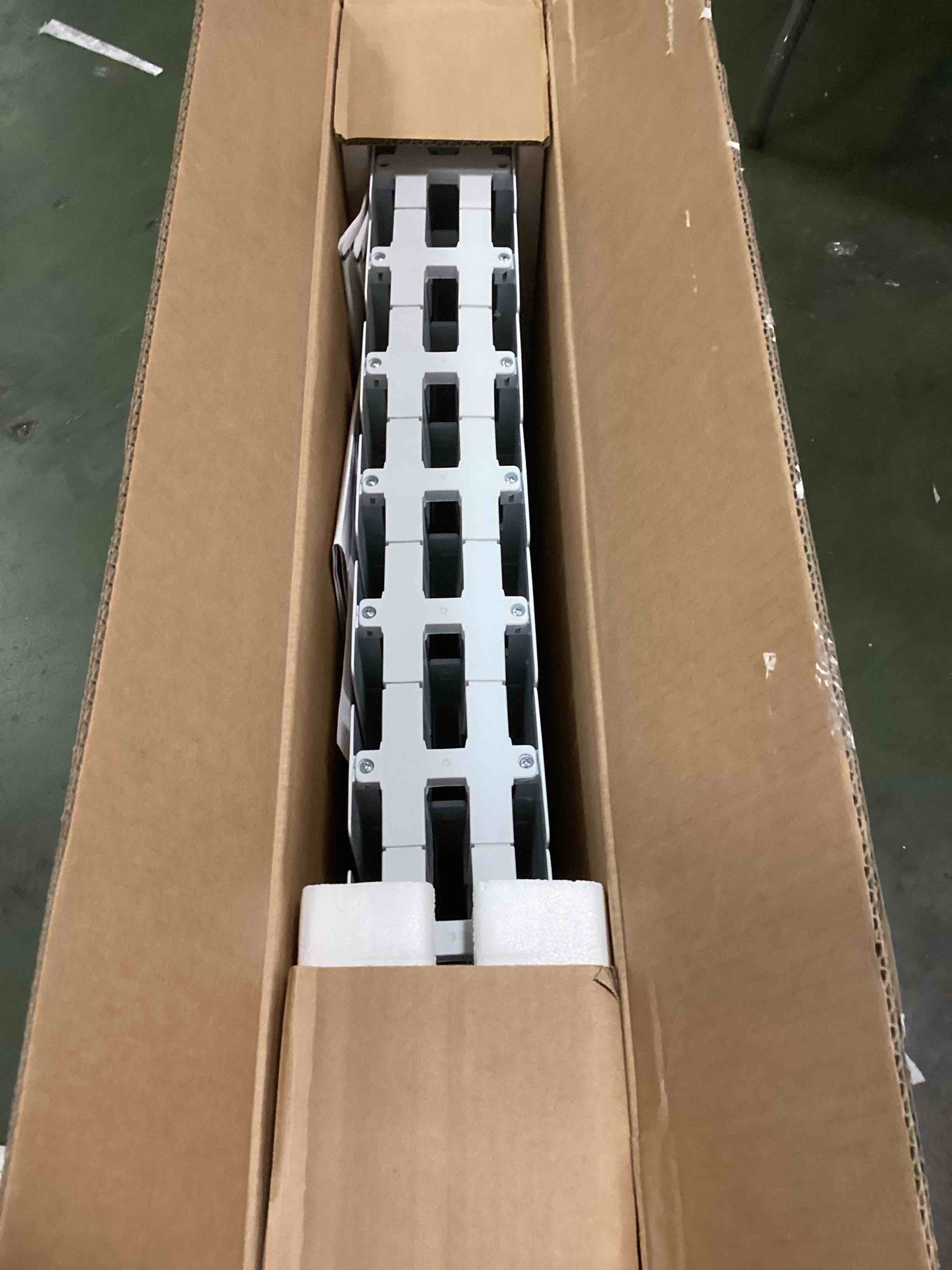 https://s3.amazonaws.com/lotting-images-prod/bidfta/PPE1565984_1736784323470.jpeg
