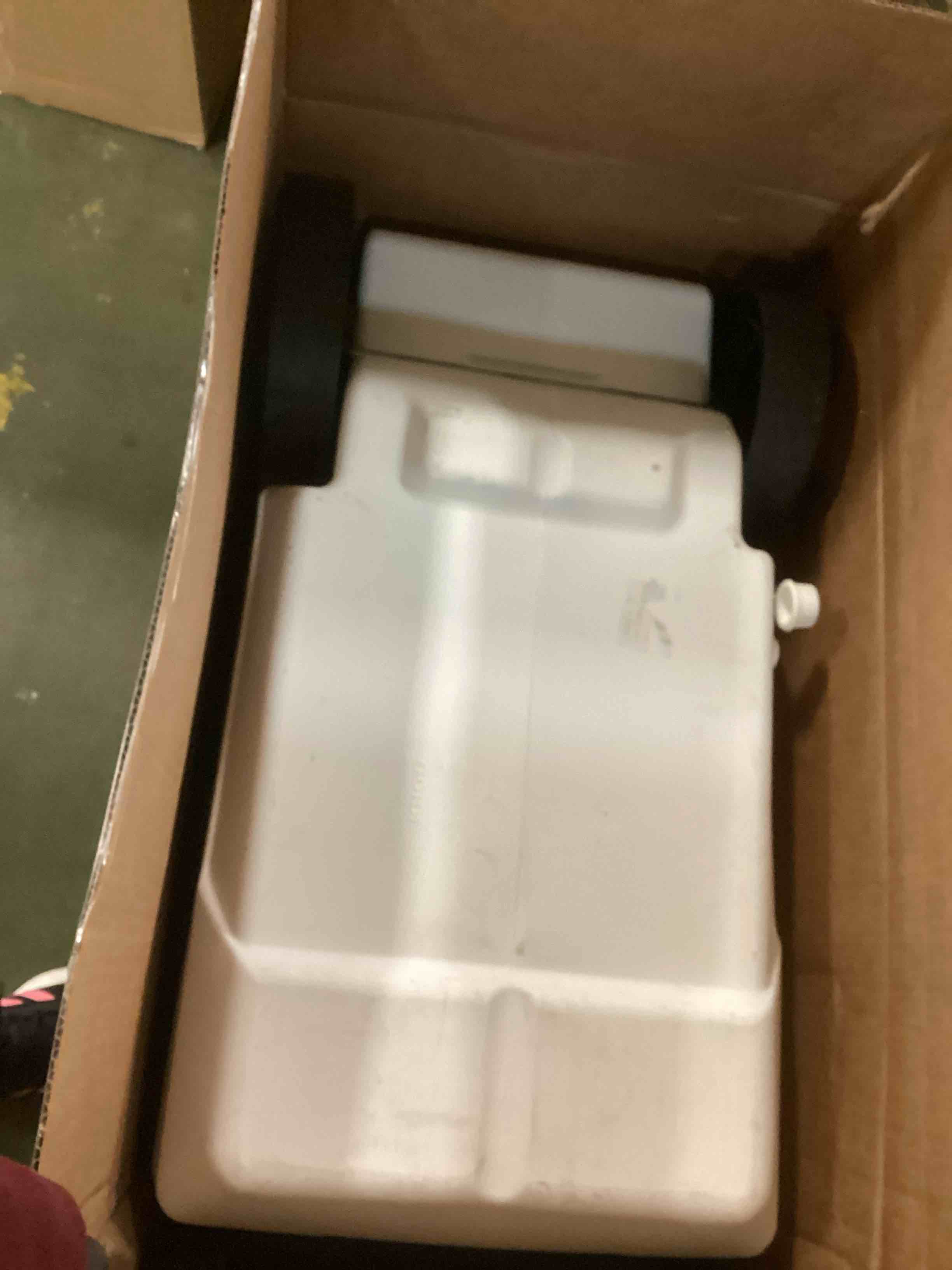 https://s3.amazonaws.com/lotting-images-prod/bidfta/PPE1567003_1733231623573.jpeg
