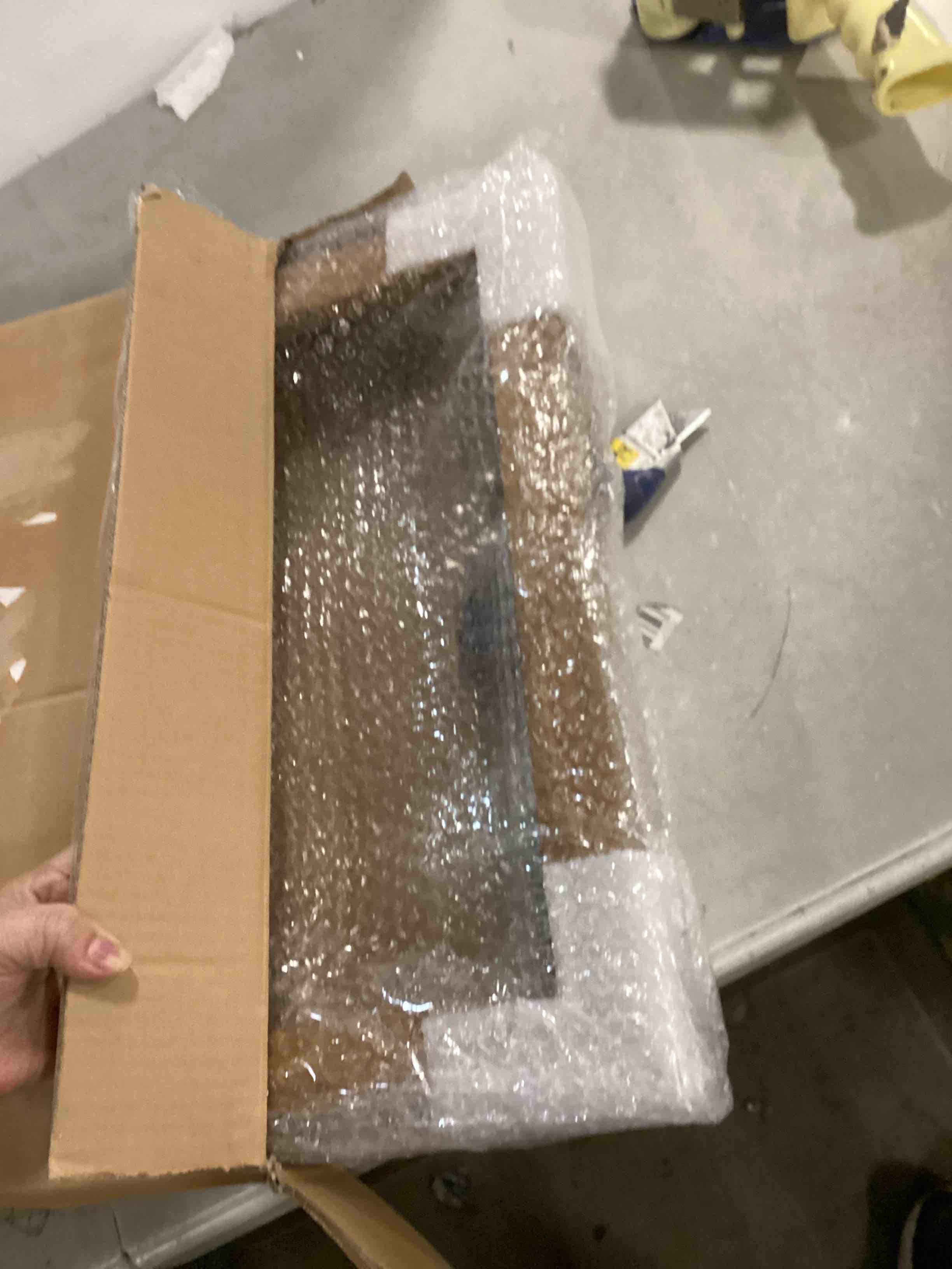 https://s3.amazonaws.com/lotting-images-prod/bidfta/PPE1567124_1733244989038.jpeg