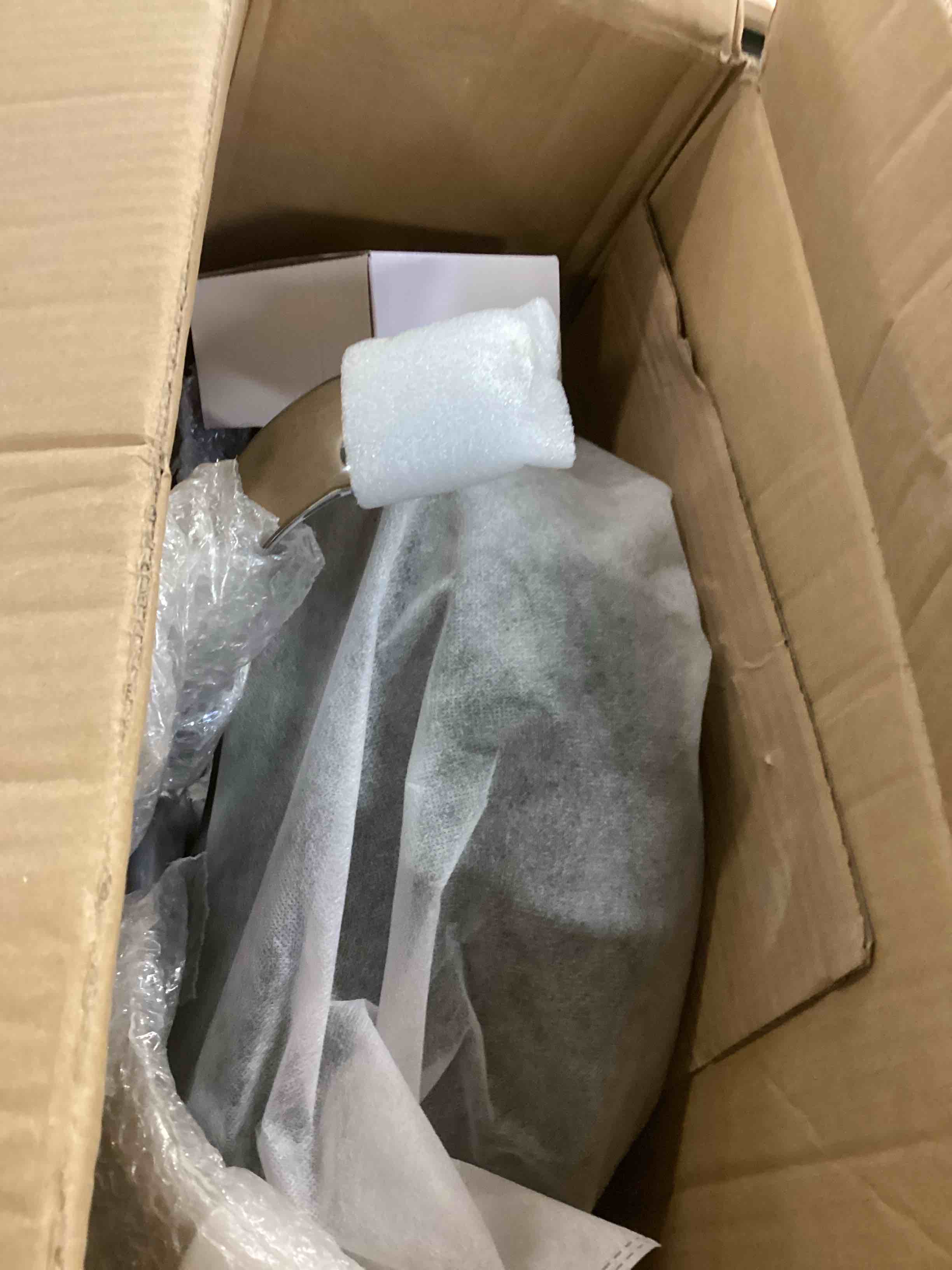 https://s3.amazonaws.com/lotting-images-prod/bidfta/PPE1567364_1733339879964.jpeg