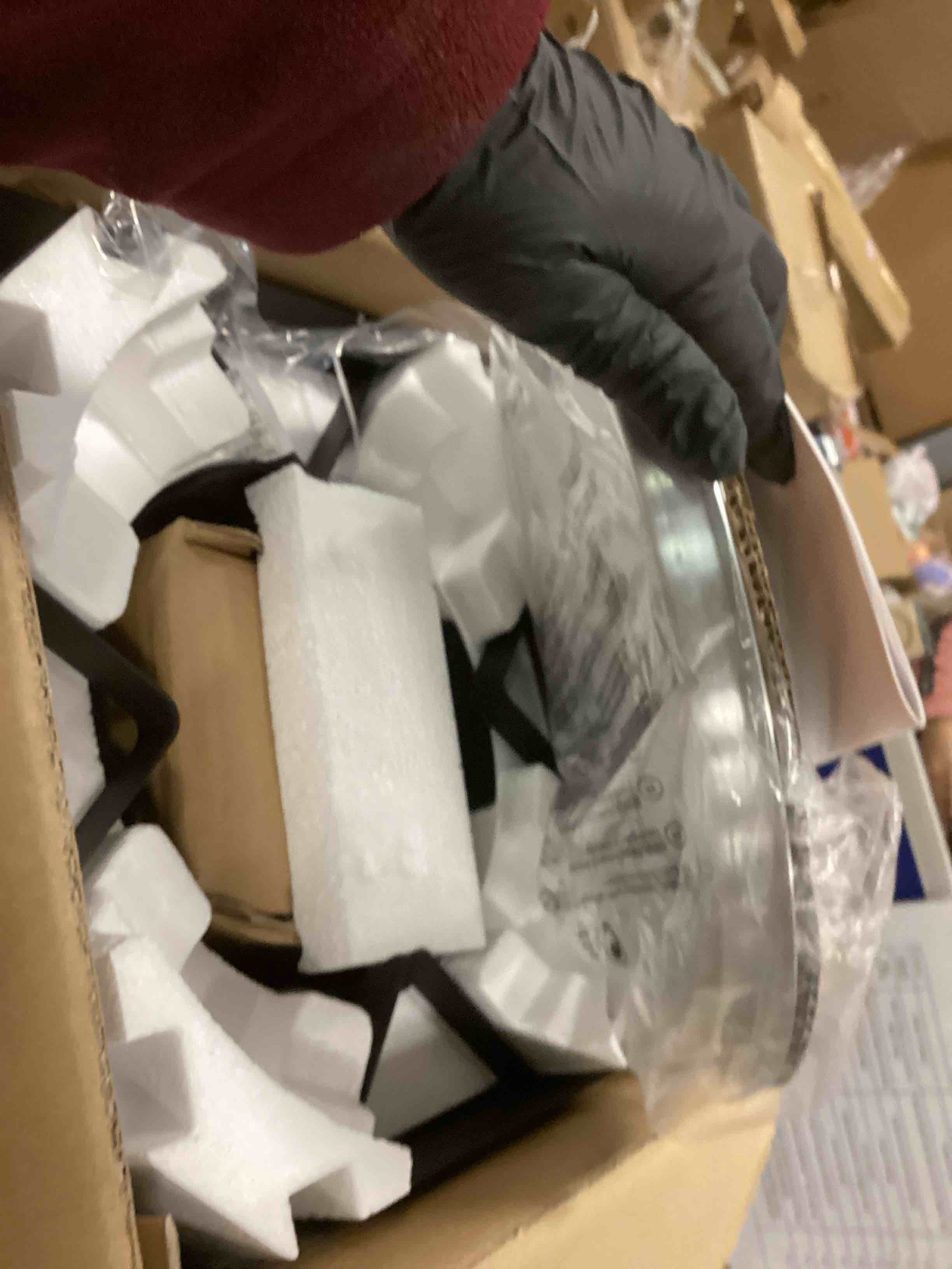 https://s3.amazonaws.com/lotting-images-prod/bidfta/PPE1567880_1733750978503.jpeg