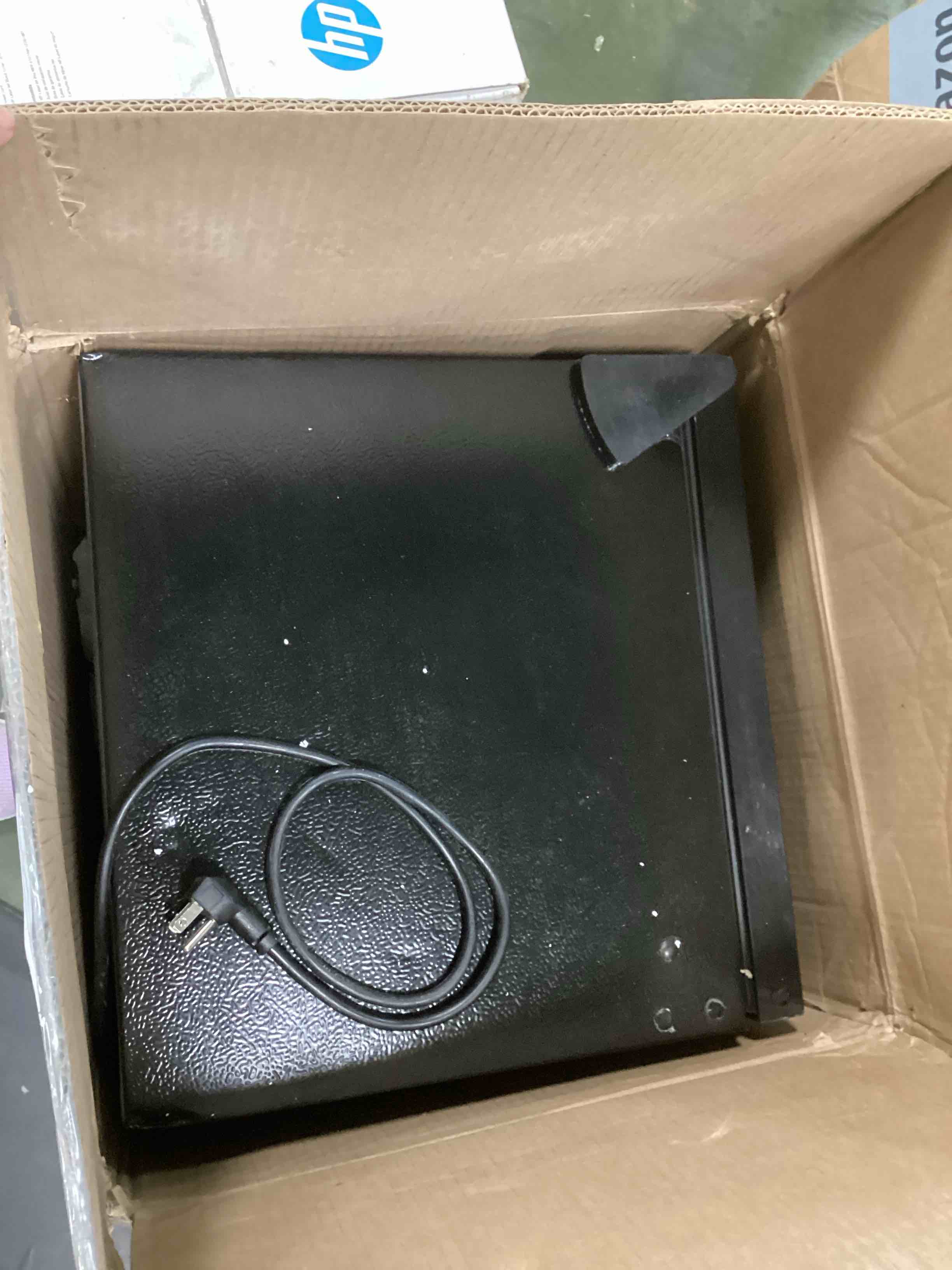 https://s3.amazonaws.com/lotting-images-prod/bidfta/PPE1568023_1733768590543.jpeg