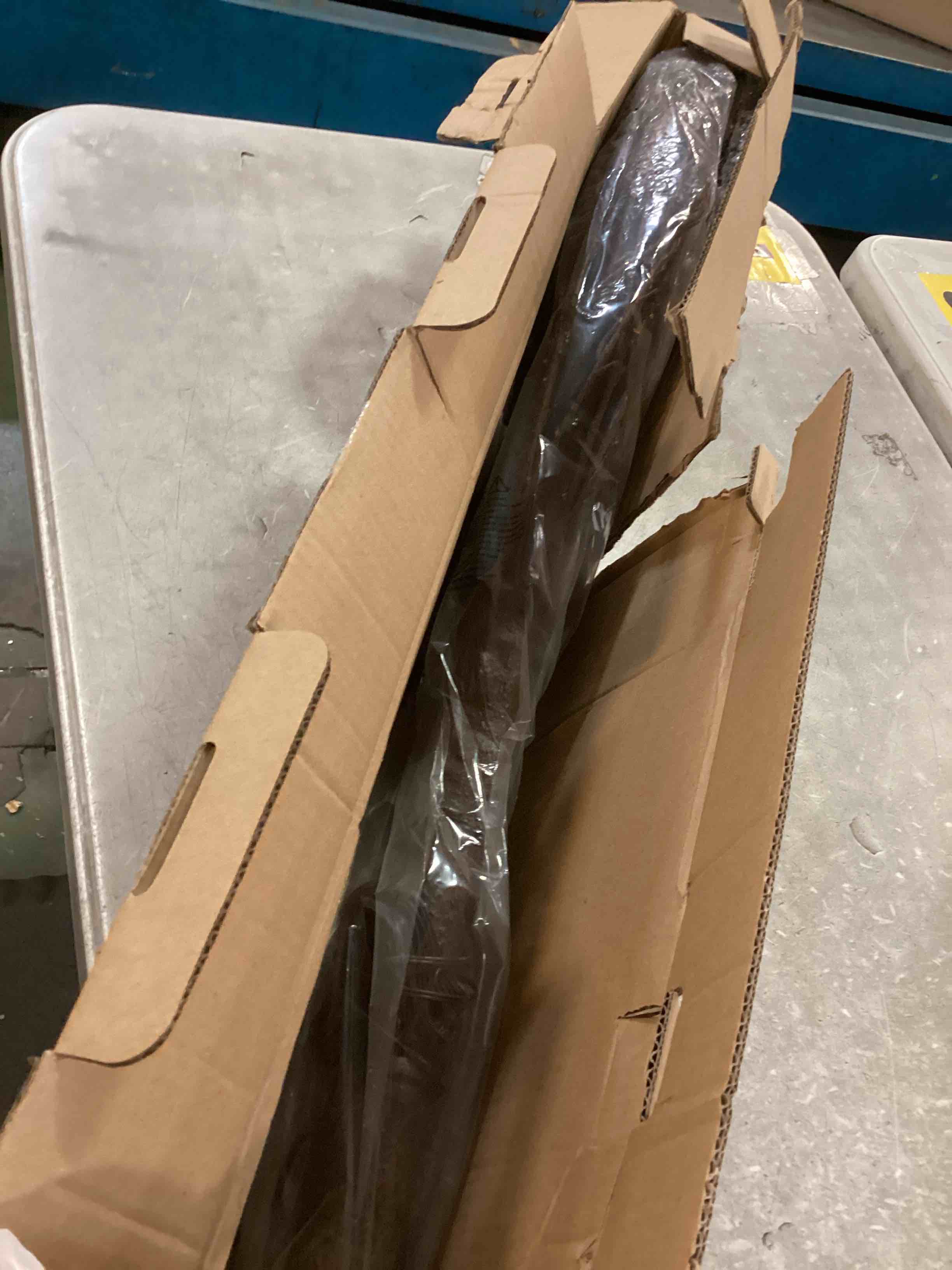 https://s3.amazonaws.com/lotting-images-prod/bidfta/PPE1568197_1733847868069.jpeg