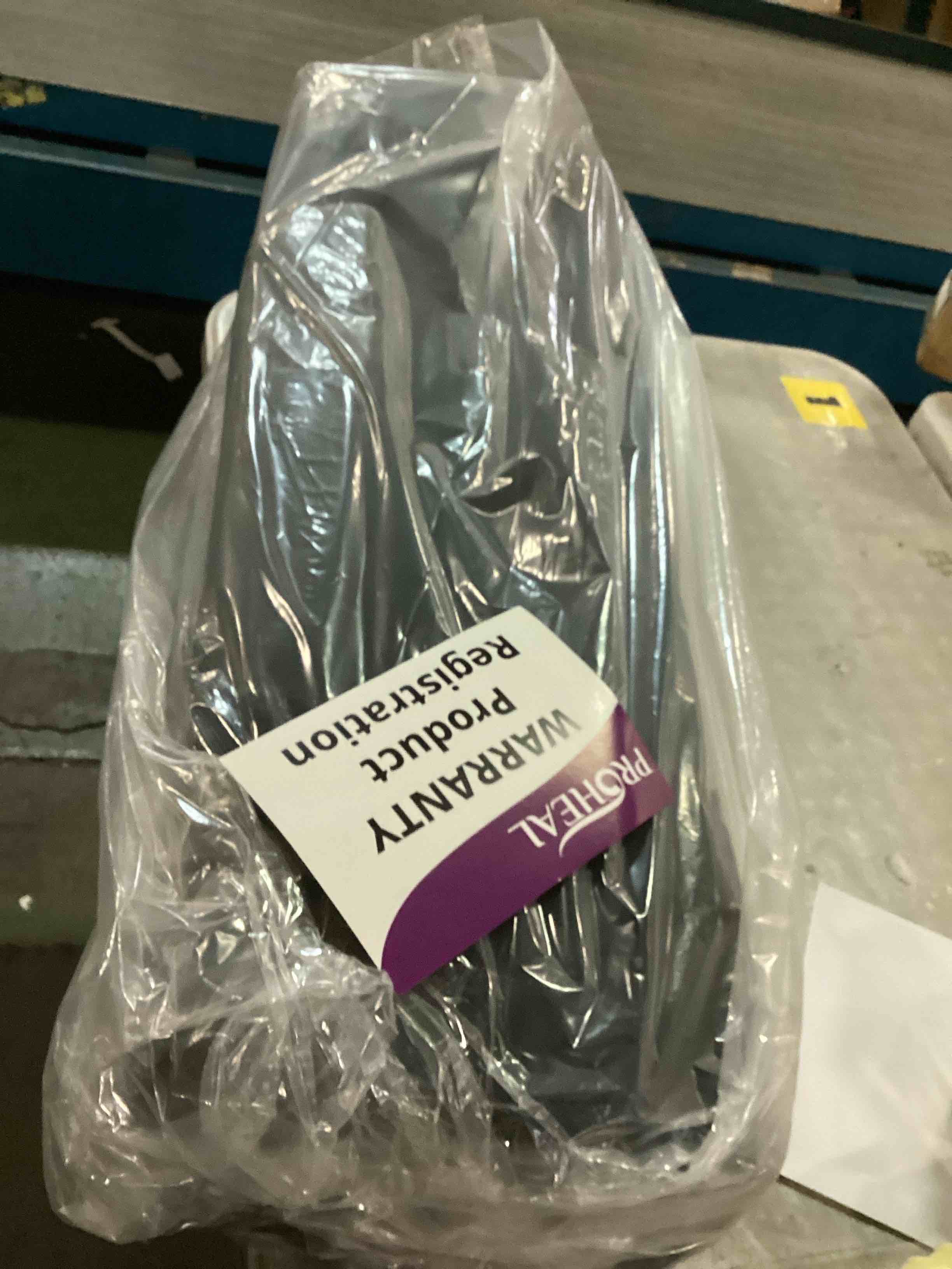 https://s3.amazonaws.com/lotting-images-prod/bidfta/PPE1568201_1733848474360.jpeg