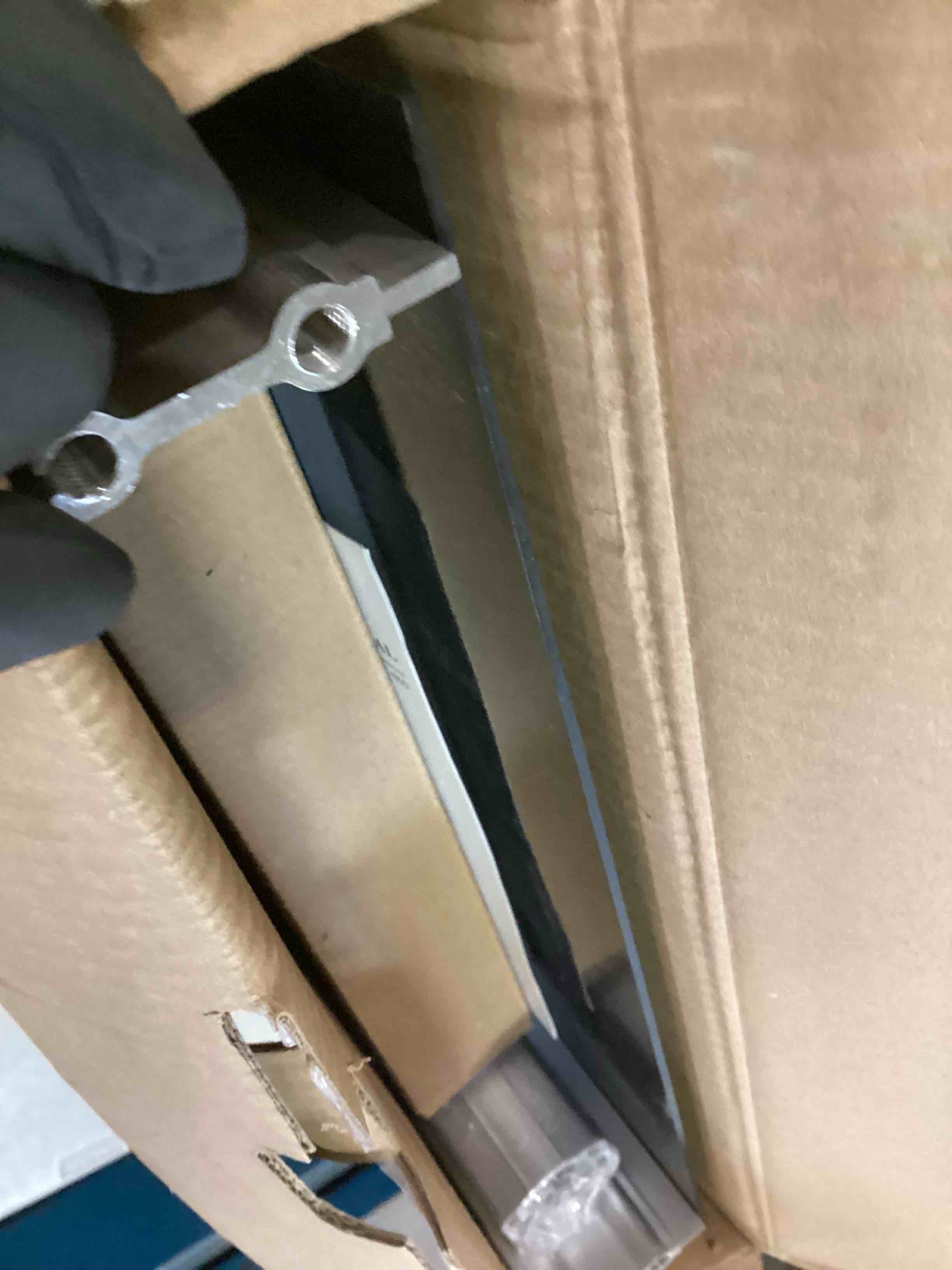https://s3.amazonaws.com/lotting-images-prod/bidfta/PPE1568504_1733942883274.jpeg